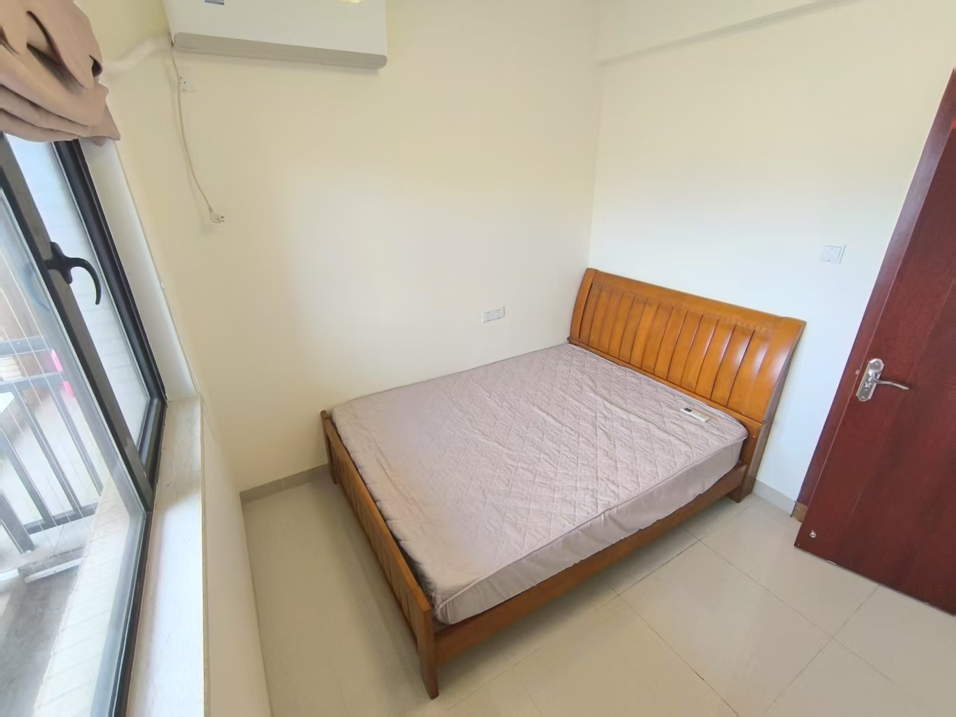 江畔人家 3室2厅2卫 3000.00元/月 江畔人家 3室2厅2卫 3000.00元/月室内图