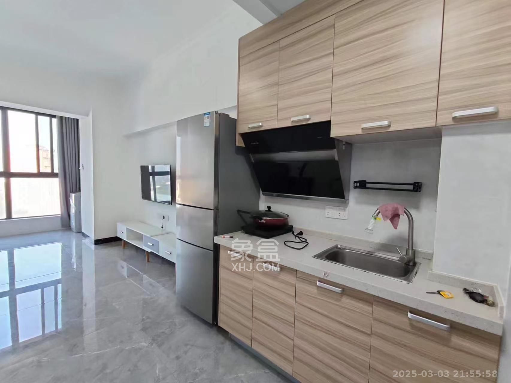 C-park天悦城(紫檀溪苑二期)  1室1厅1卫    1500.0元/月 C-park天悦城(紫檀溪苑二期)  1室1厅1卫    1500.0元/月室内图