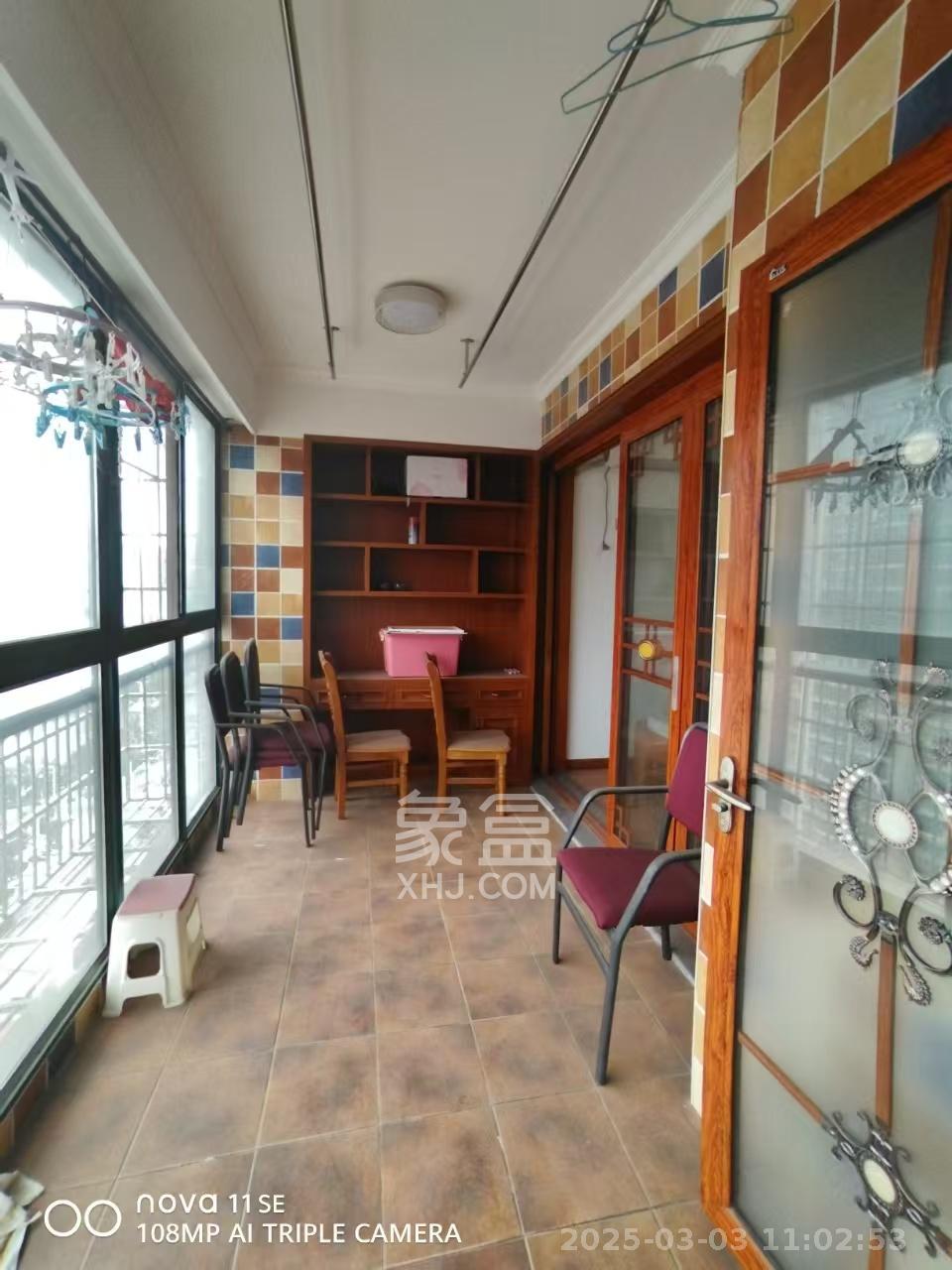 百合湖滨花园  3室2厅2卫    2000.0元/月室内图