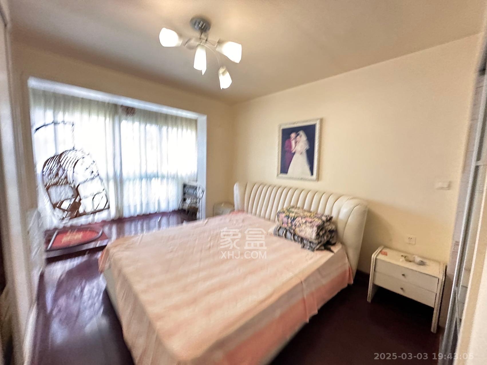 芙蓉苑  3室2厅2卫    2500.0元/月 芙蓉苑  3室2厅2卫    2500.0元/月室内图