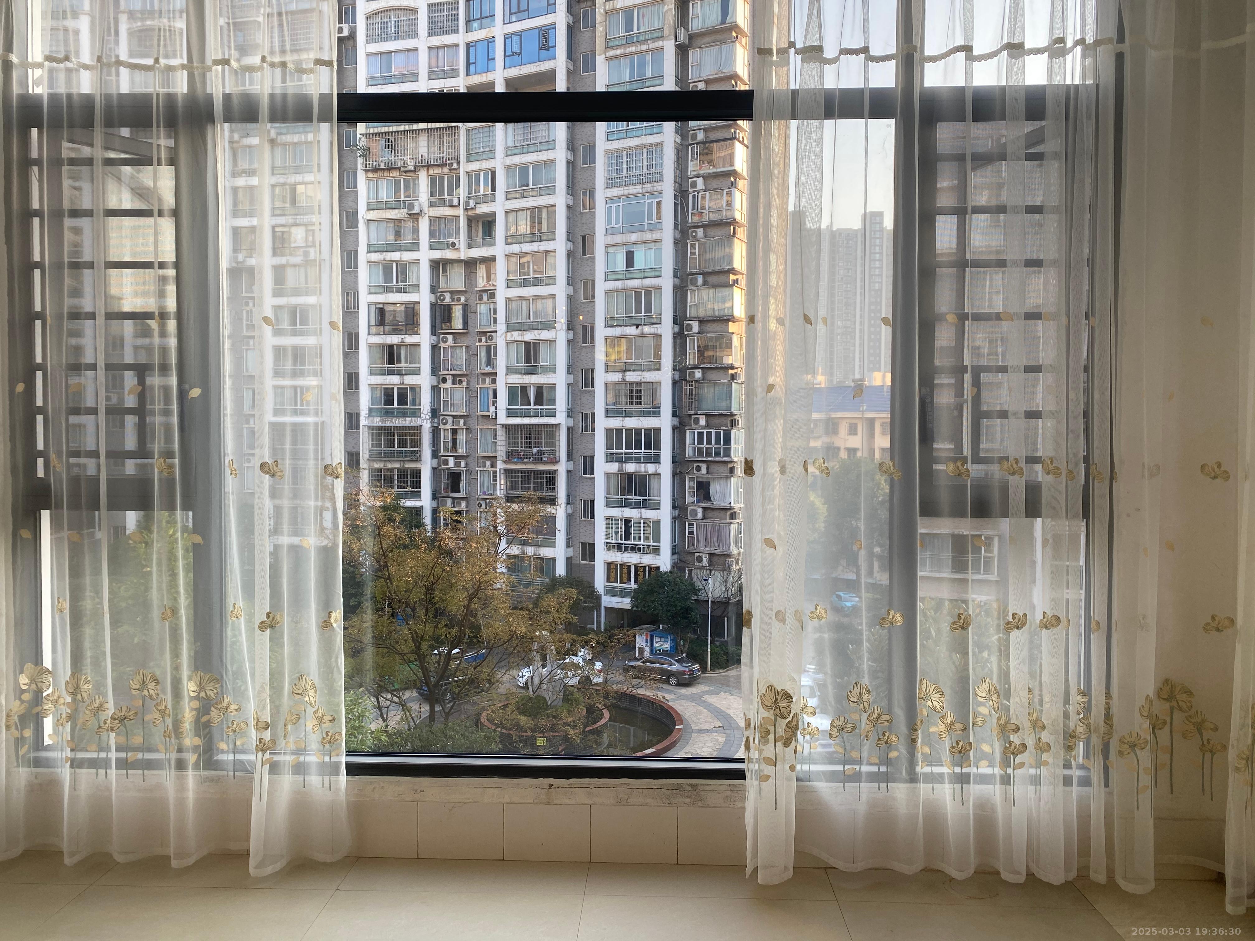 中建桂苑  3室2厅2卫   2000.00元/月室内图