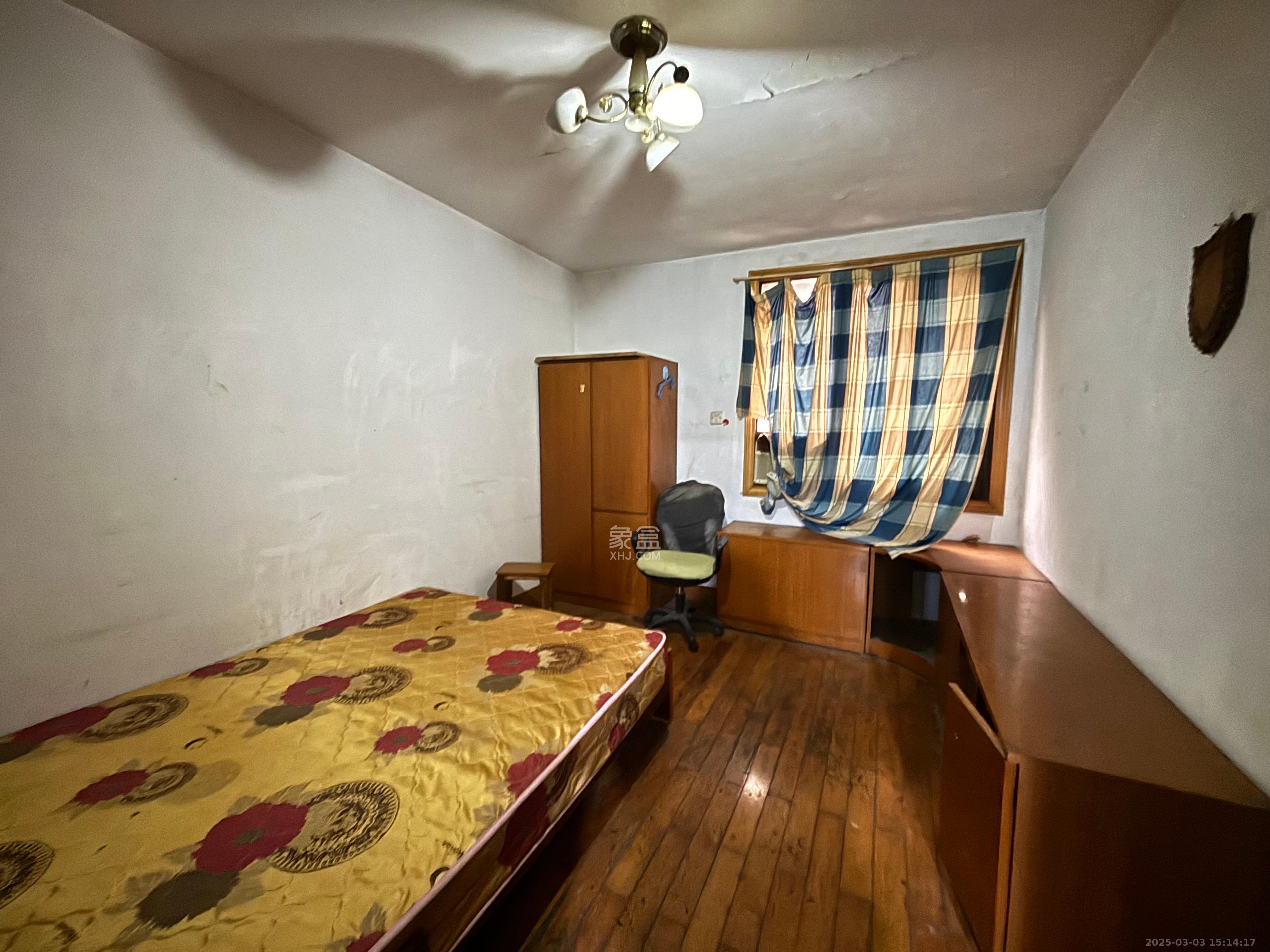 神龙歌舞剧院宿舍 3室1厅1卫 1400.0元/月 神龙歌舞剧院宿舍 3室1厅1卫 1400.0元/月室内图