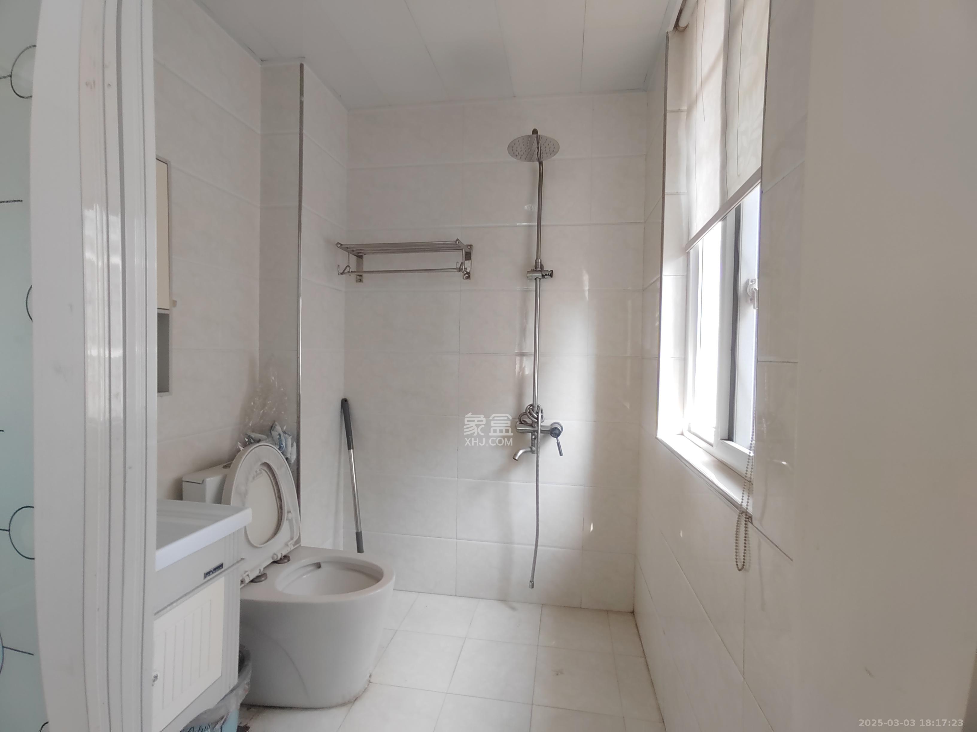 三景国际 3室2厅2卫 2000.0元/月 三景国际 3室2厅2卫 2000.0元/月室内图