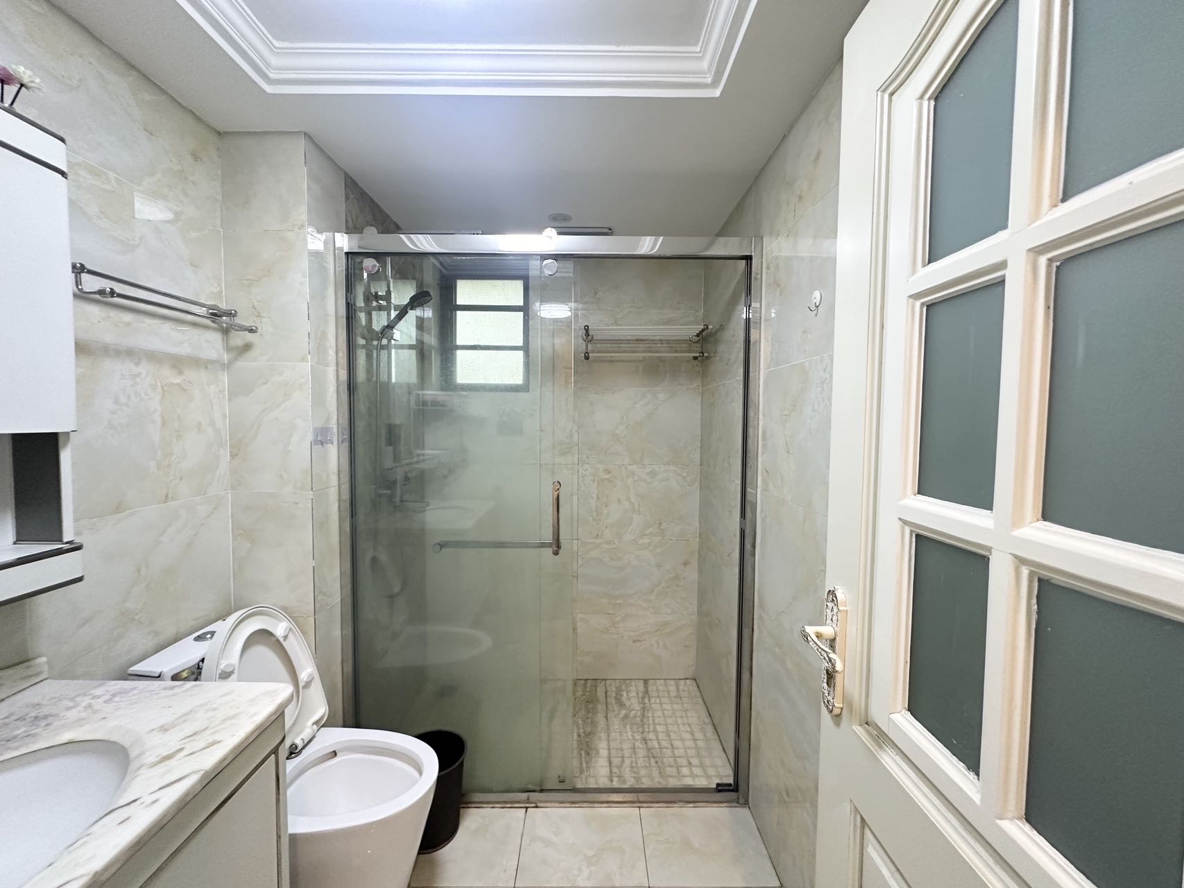 国兴城(B区) 3室2厅2卫 251.0万 国兴城(B区) 3室2厅2卫 251.0万客厅