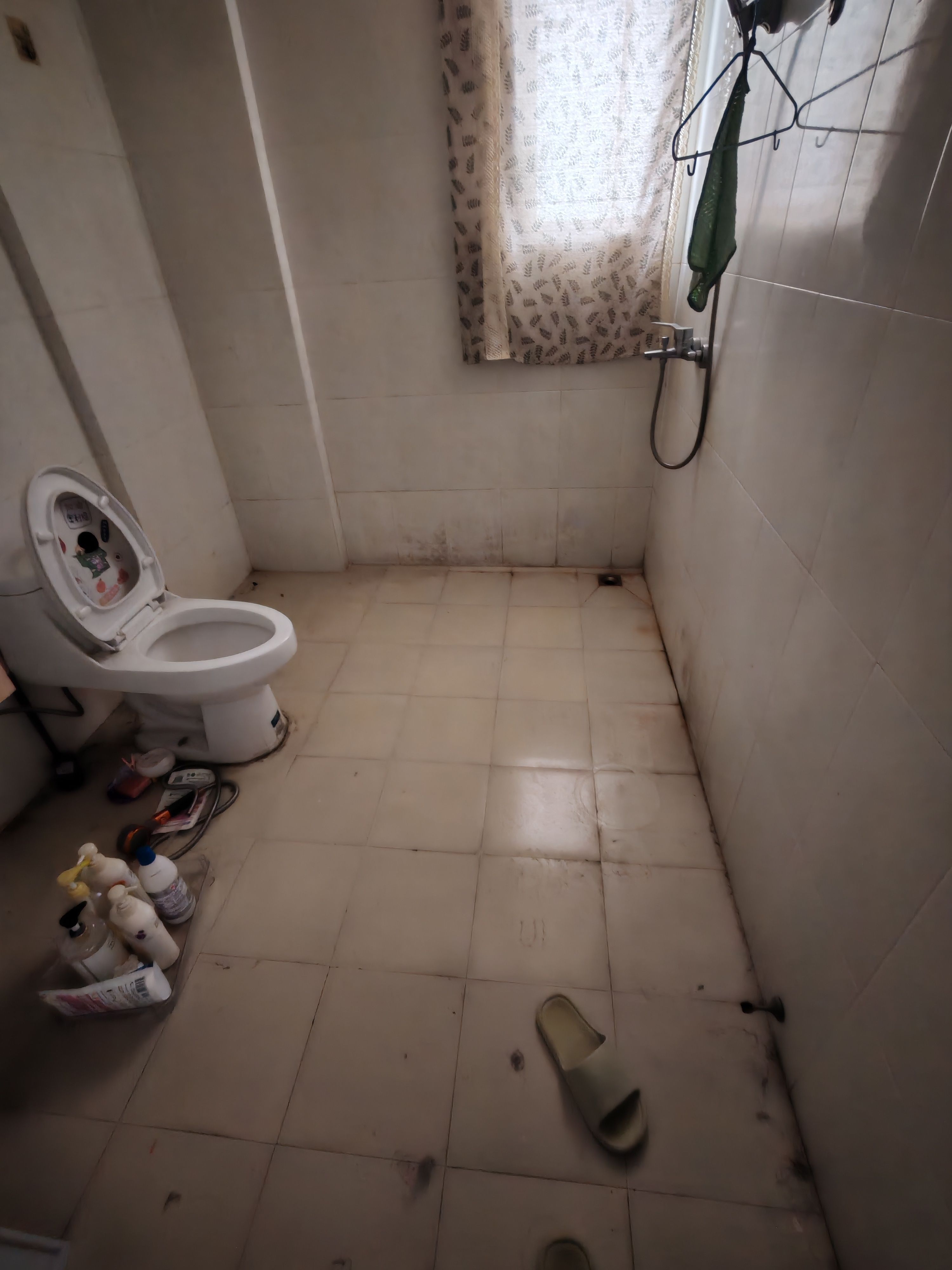 玉龙湾 4室2厅2卫 2500.0元/月 玉龙湾 4室2厅2卫 2500.0元/月室内图