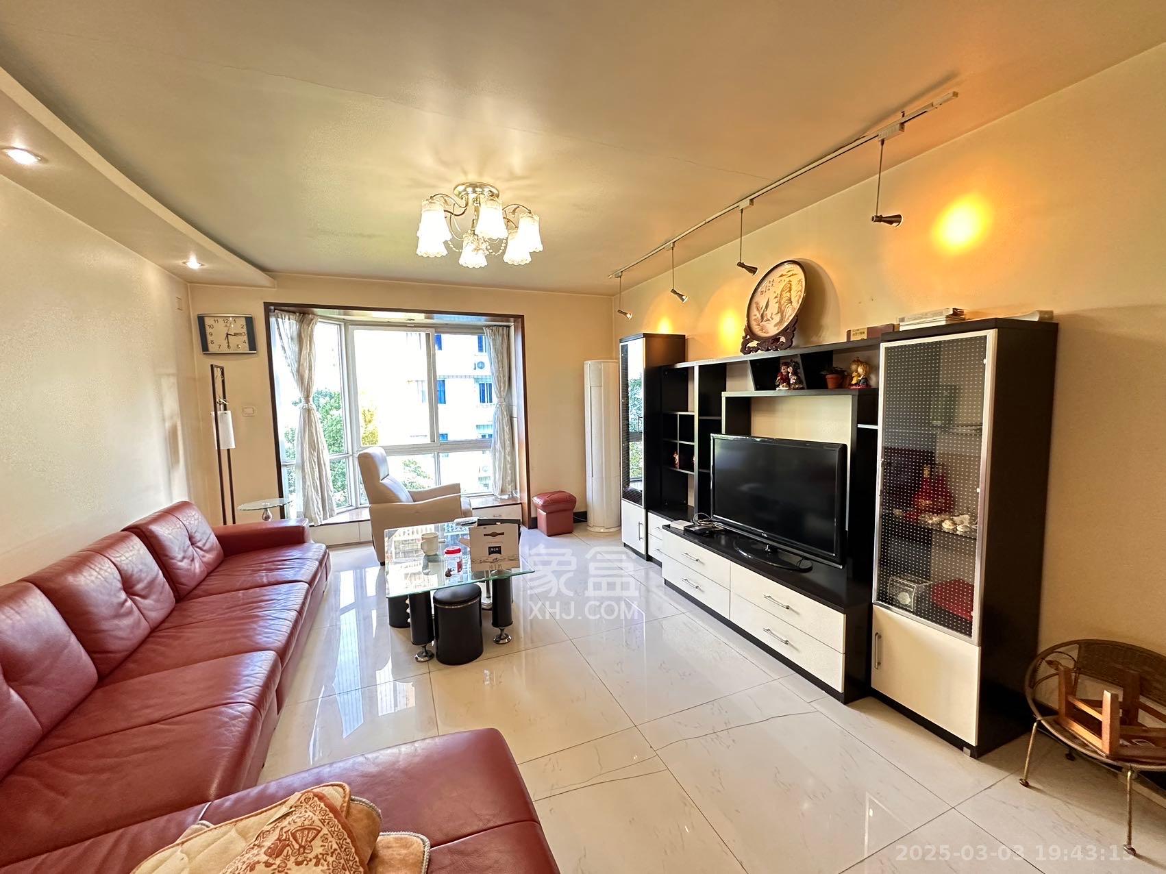 芙蓉苑  3室2厅2卫    2500.0元/月 芙蓉苑  3室2厅2卫    2500.0元/月室内图