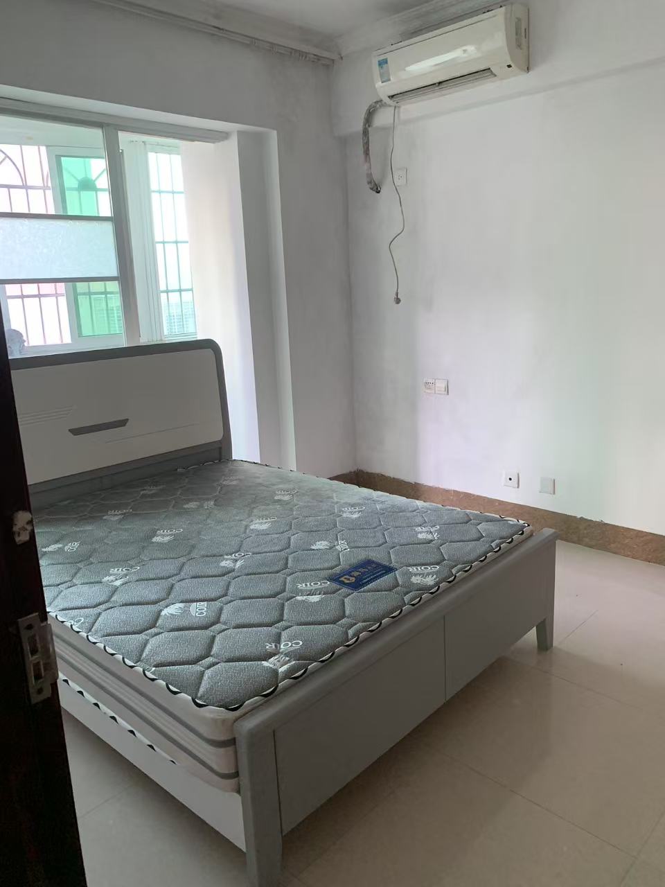 泉都大厦  3室2厅2卫   2800.00元/月户型图