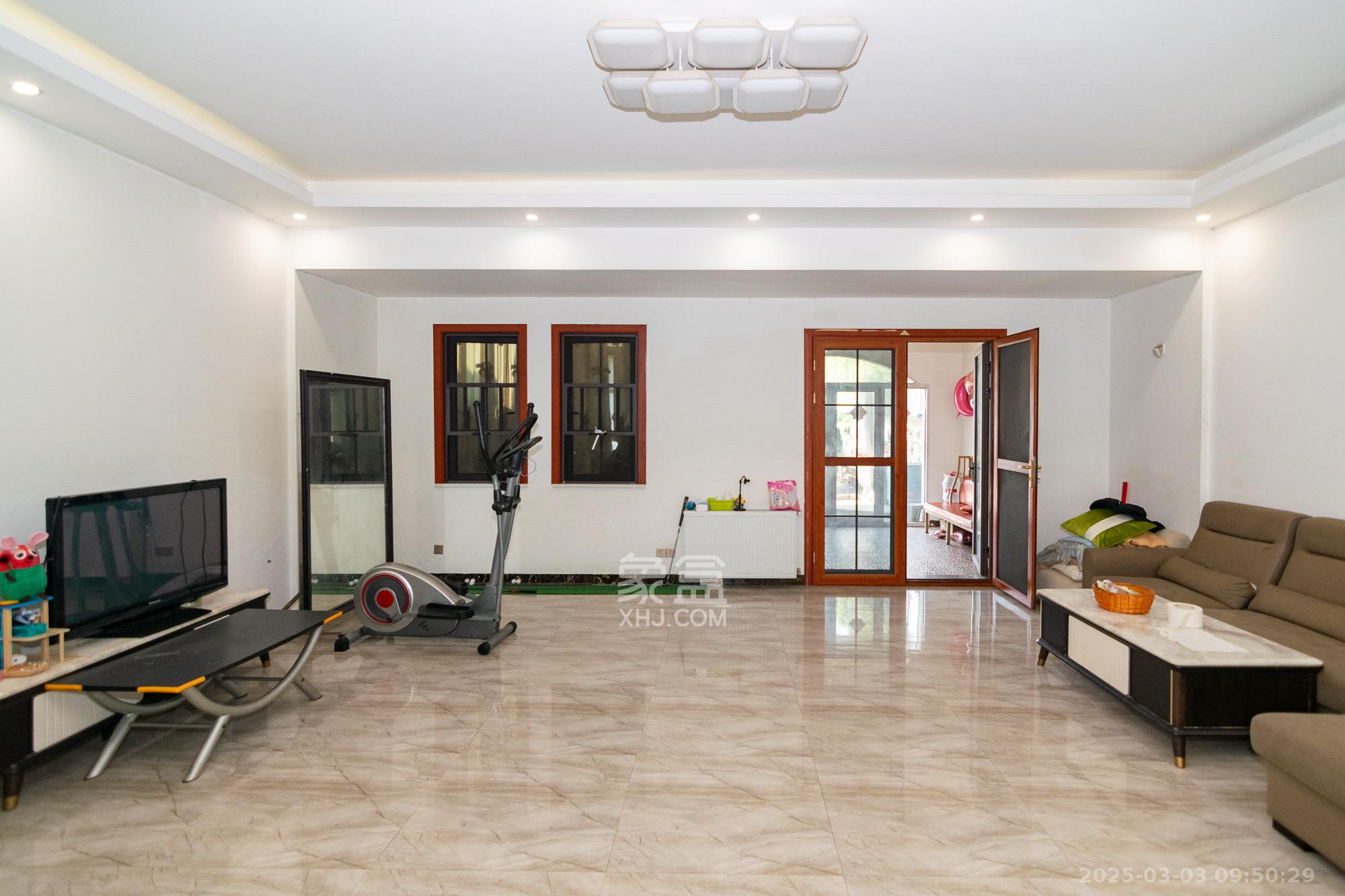 金地三千府(金地湖山樾、金地自在城) 7室3厅5卫 12800.0元/月 金地三千府(金地湖山樾、金地自在城) 7室3厅5卫 12800.0元/月室内图