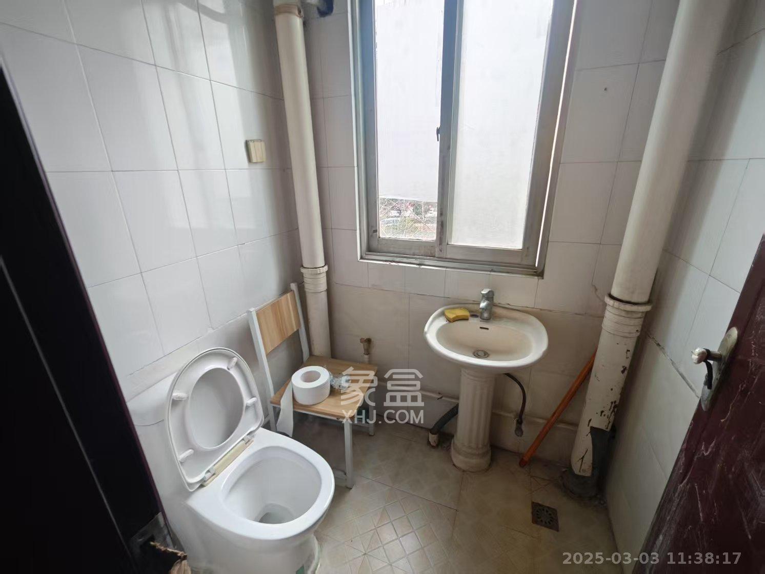 天龙花园 3室1厅1卫 1800.0元/月 天龙花园 3室1厅1卫 1800.0元/月室内图