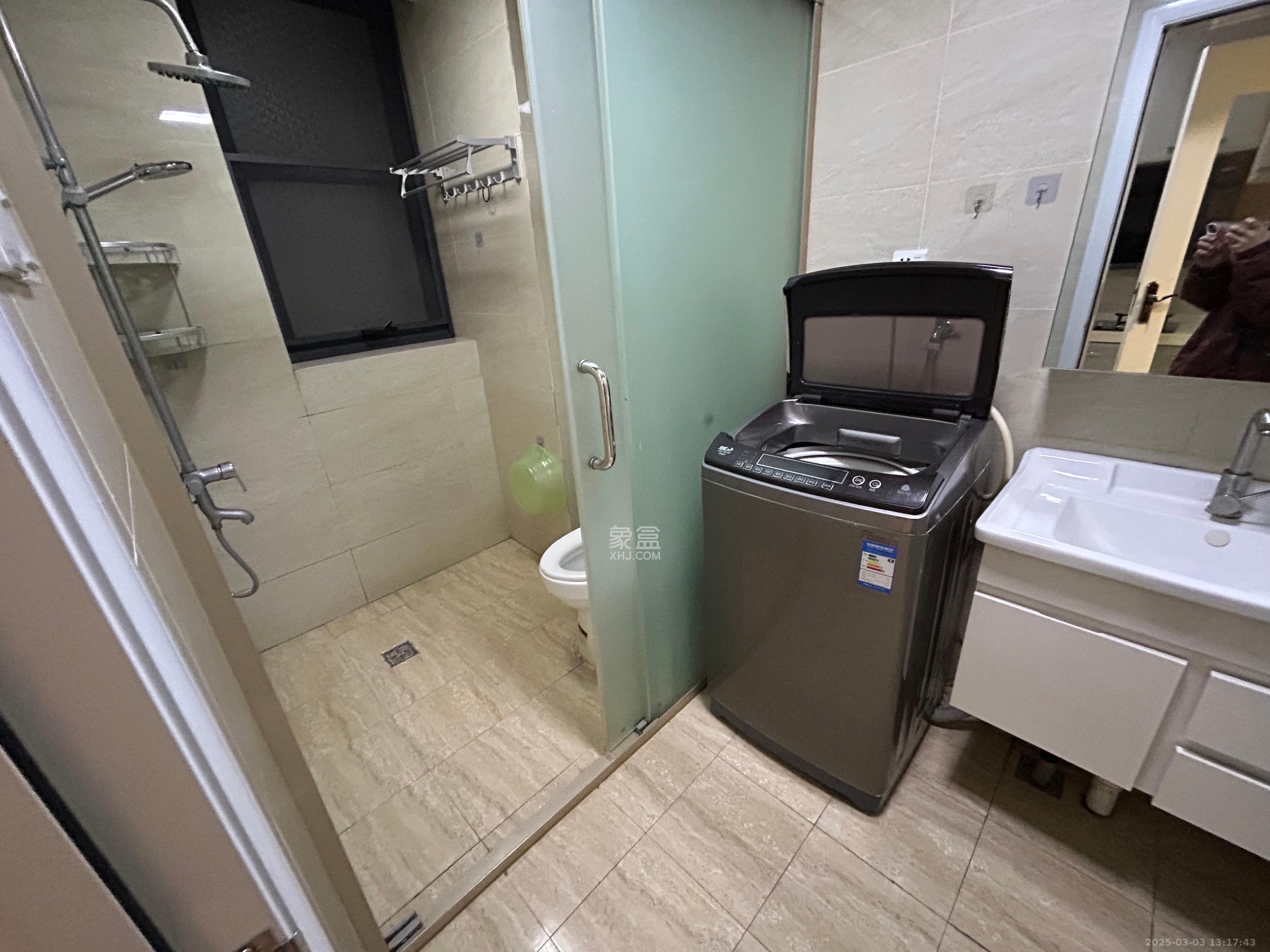 中天广场 2室1厅1卫 3300.0元/月 中天广场 2室1厅1卫 3300.0元/月室内图