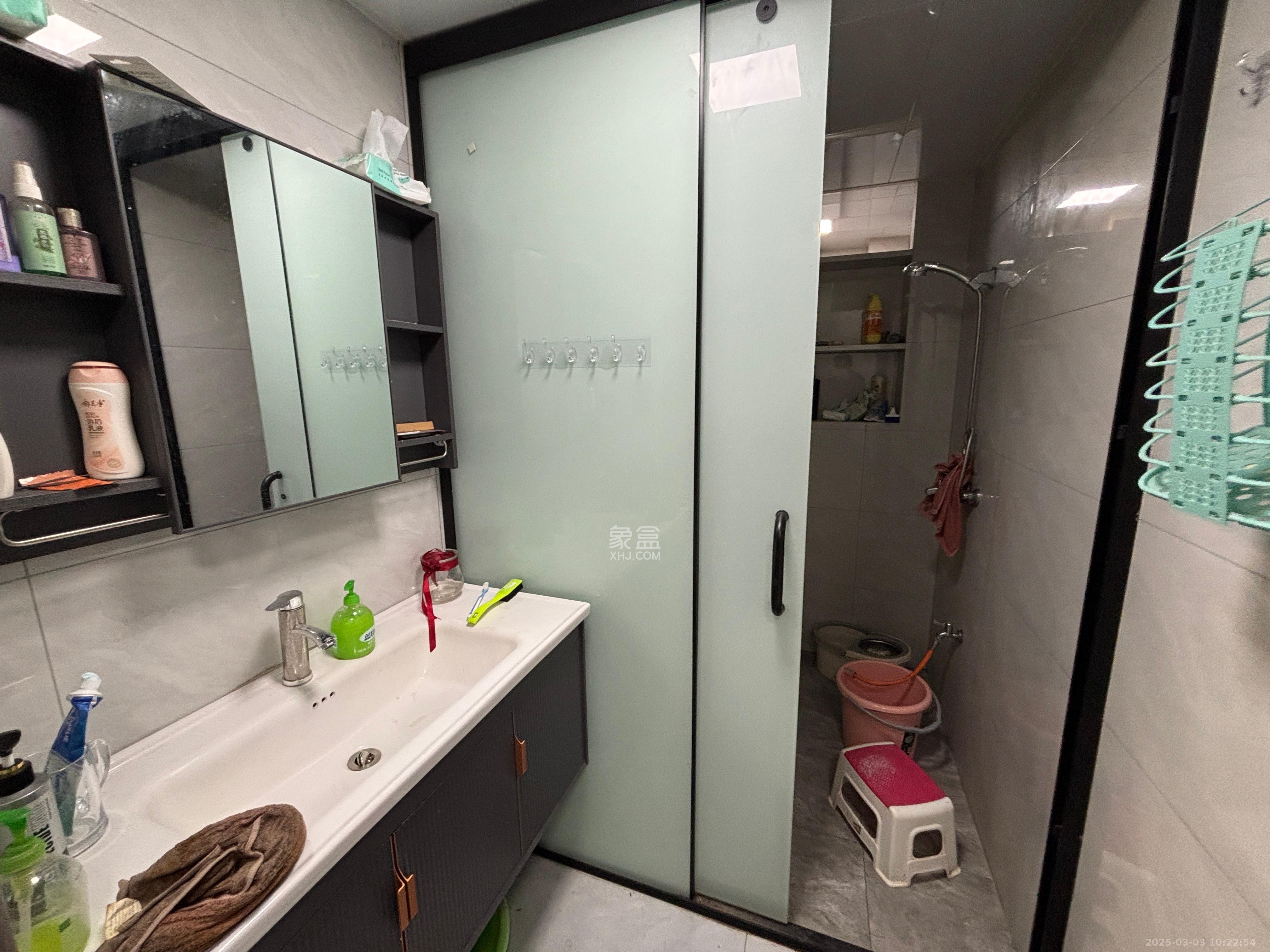 长房明宸府  3室2厅1卫   2400.00元/月室内图