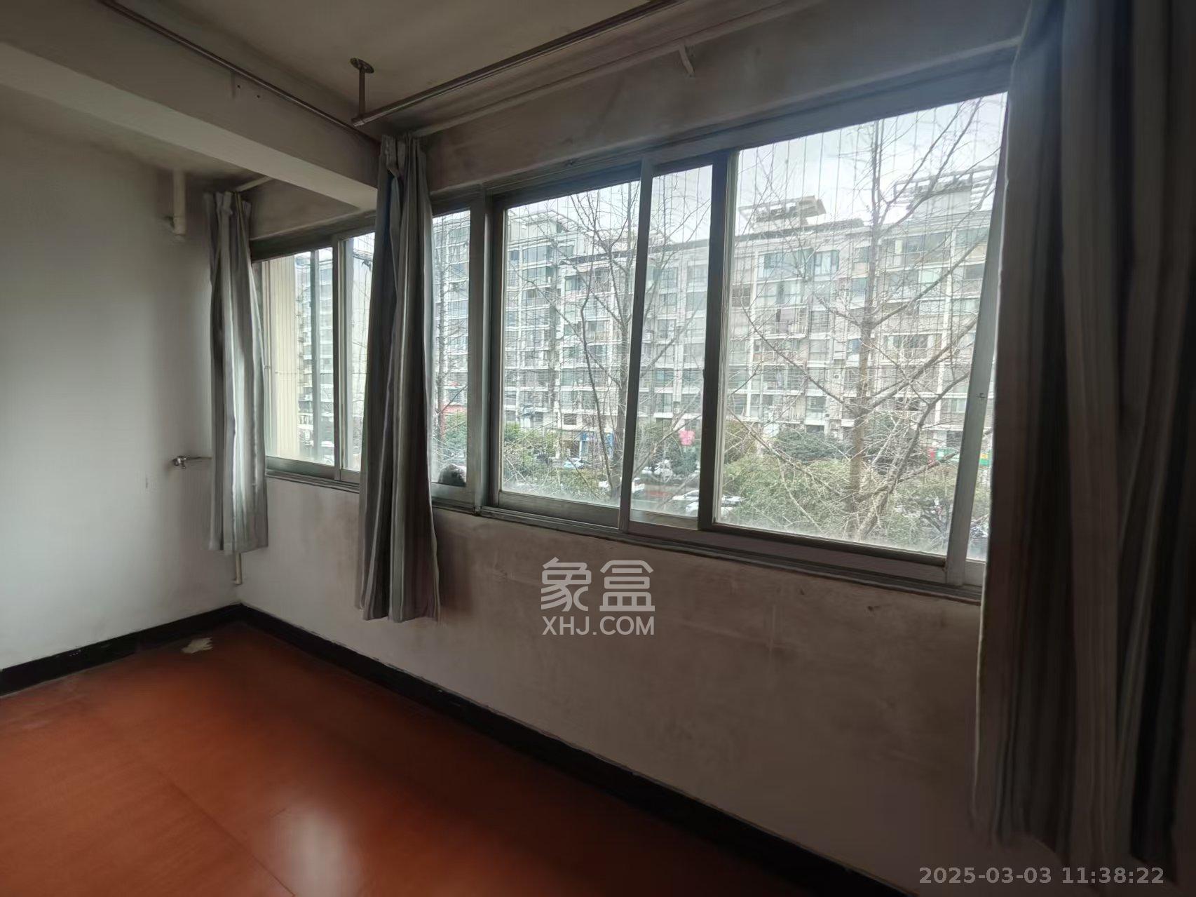 天龙花园 3室1厅1卫 1800.0元/月 天龙花园 3室1厅1卫 1800.0元/月室内图