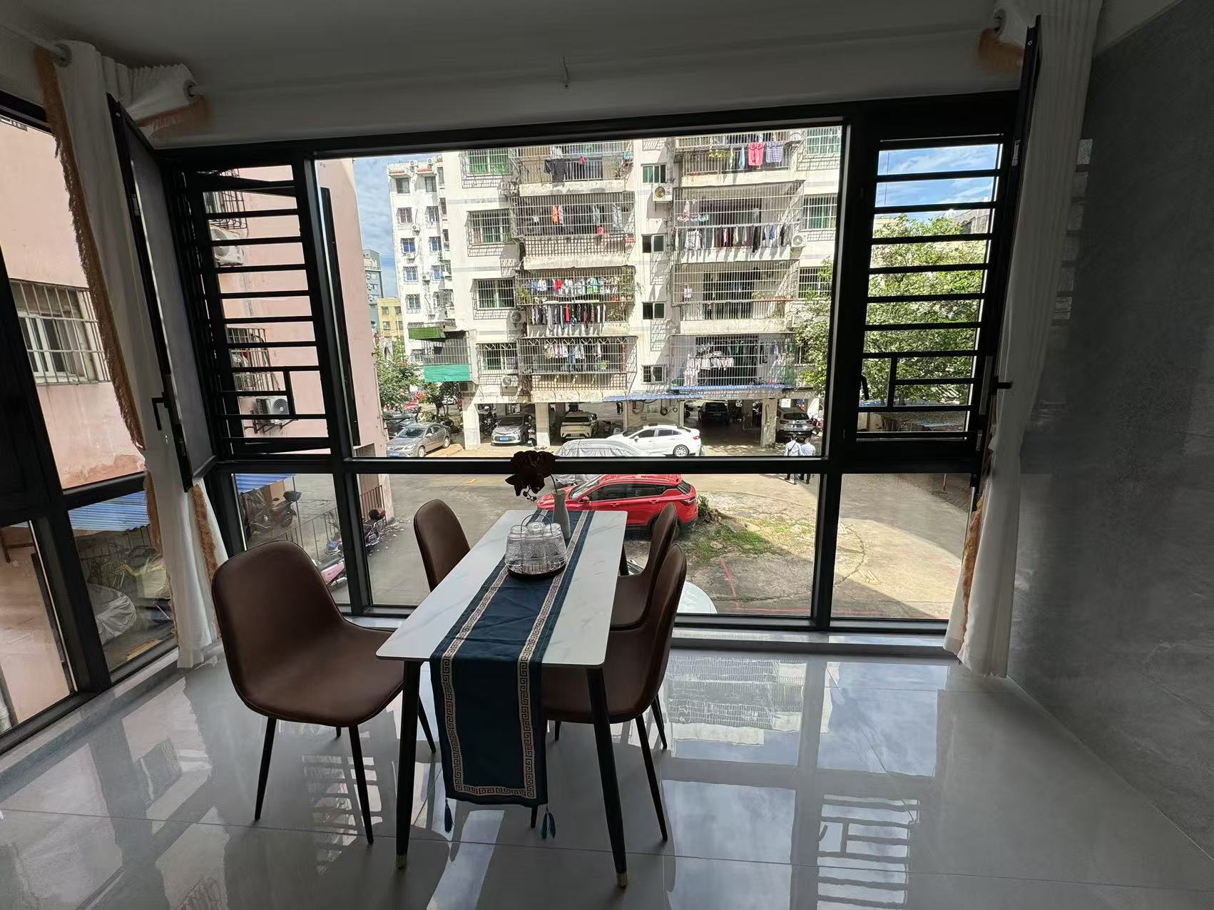 攀枝花苑 3室2厅1卫 112.0万 攀枝花苑 3室2厅1卫 112.0万阳台