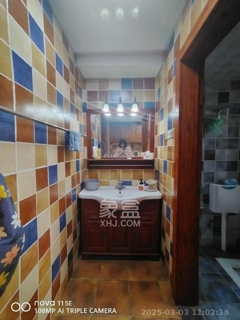 百合湖滨花园  3室2厅2卫    2000.0元/月室内图