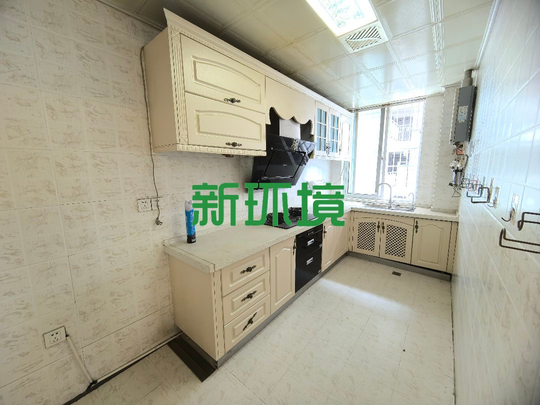 时代港湾  1室0厅0卫   71.80万客厅