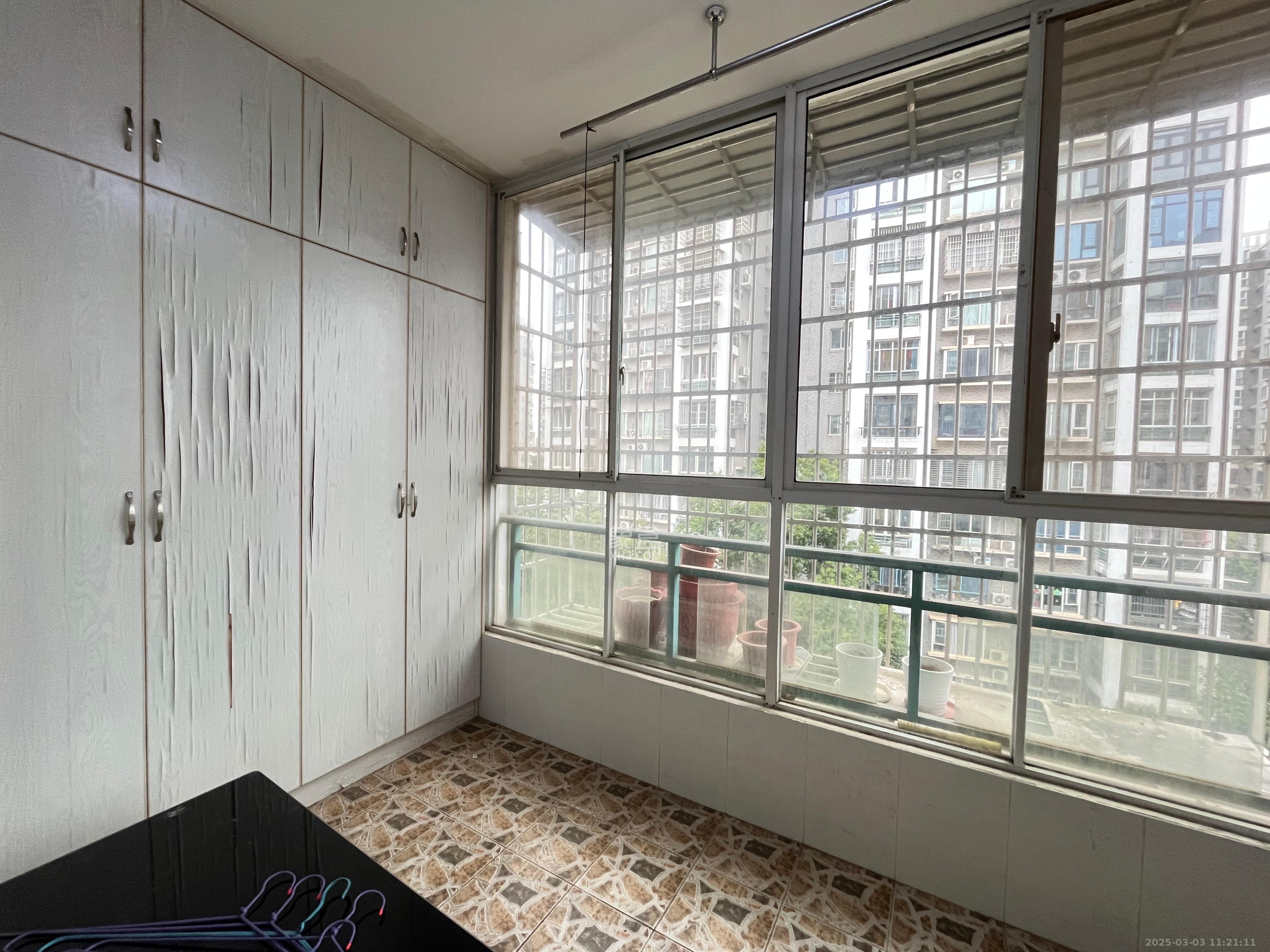 中建桂苑  3室2厅2卫   2100.00元/月室内图