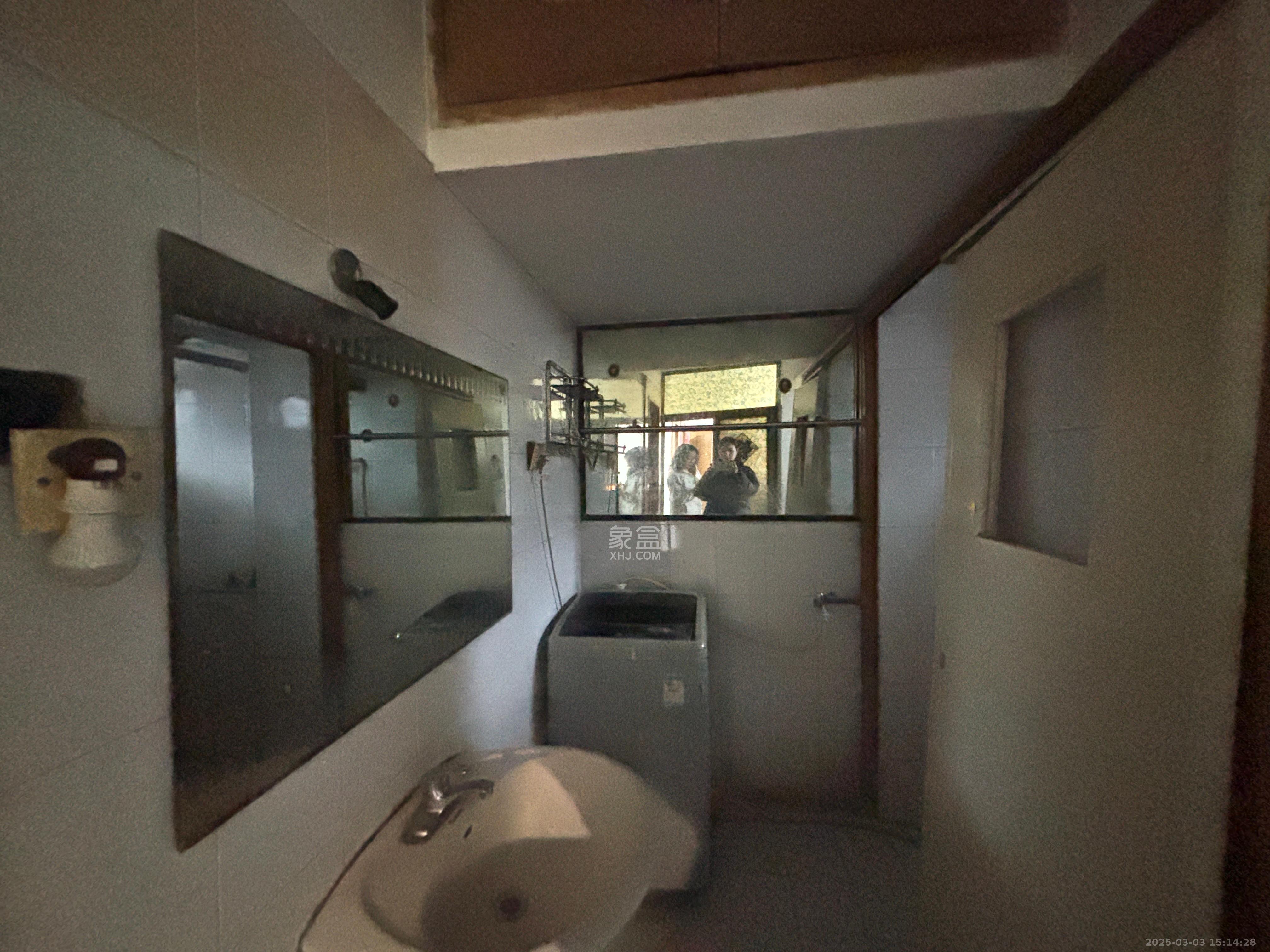 神龙歌舞剧院宿舍 3室1厅1卫 1400.0元/月 神龙歌舞剧院宿舍 3室1厅1卫 1400.0元/月室内图