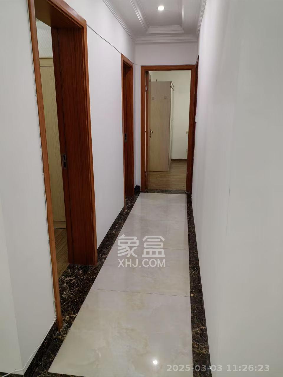 卓越蔚蓝海岸三期  3室2厅1卫   2500.00元/月