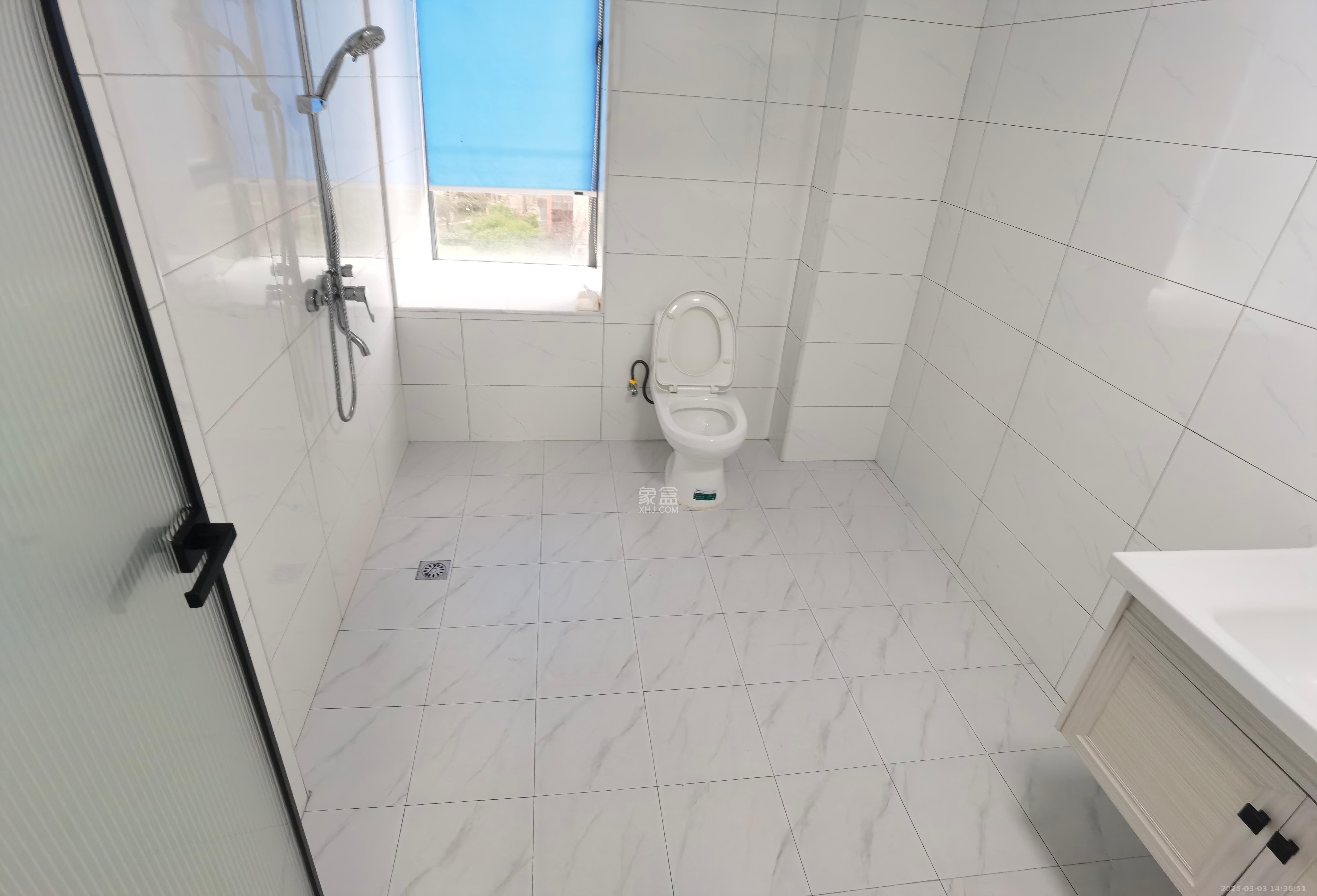 滨江君悦香邸 3室2厅2卫 3400.0元/月 滨江君悦香邸 3室2厅2卫 3400.0元/月室内图