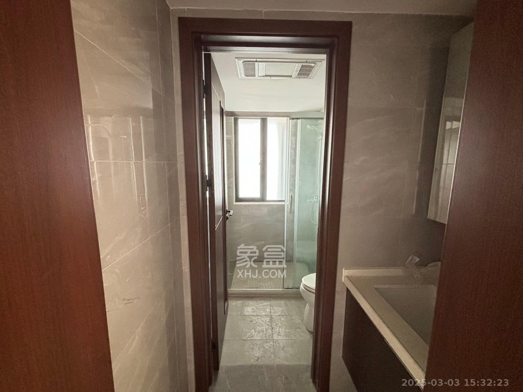 绿地长沙城际空间站(绿地新里佳苑)  5室2厅2卫    5000.0元/月 绿地长沙城际空间站(绿地新里佳苑)  5室2厅2卫    5000.0元/月室内图