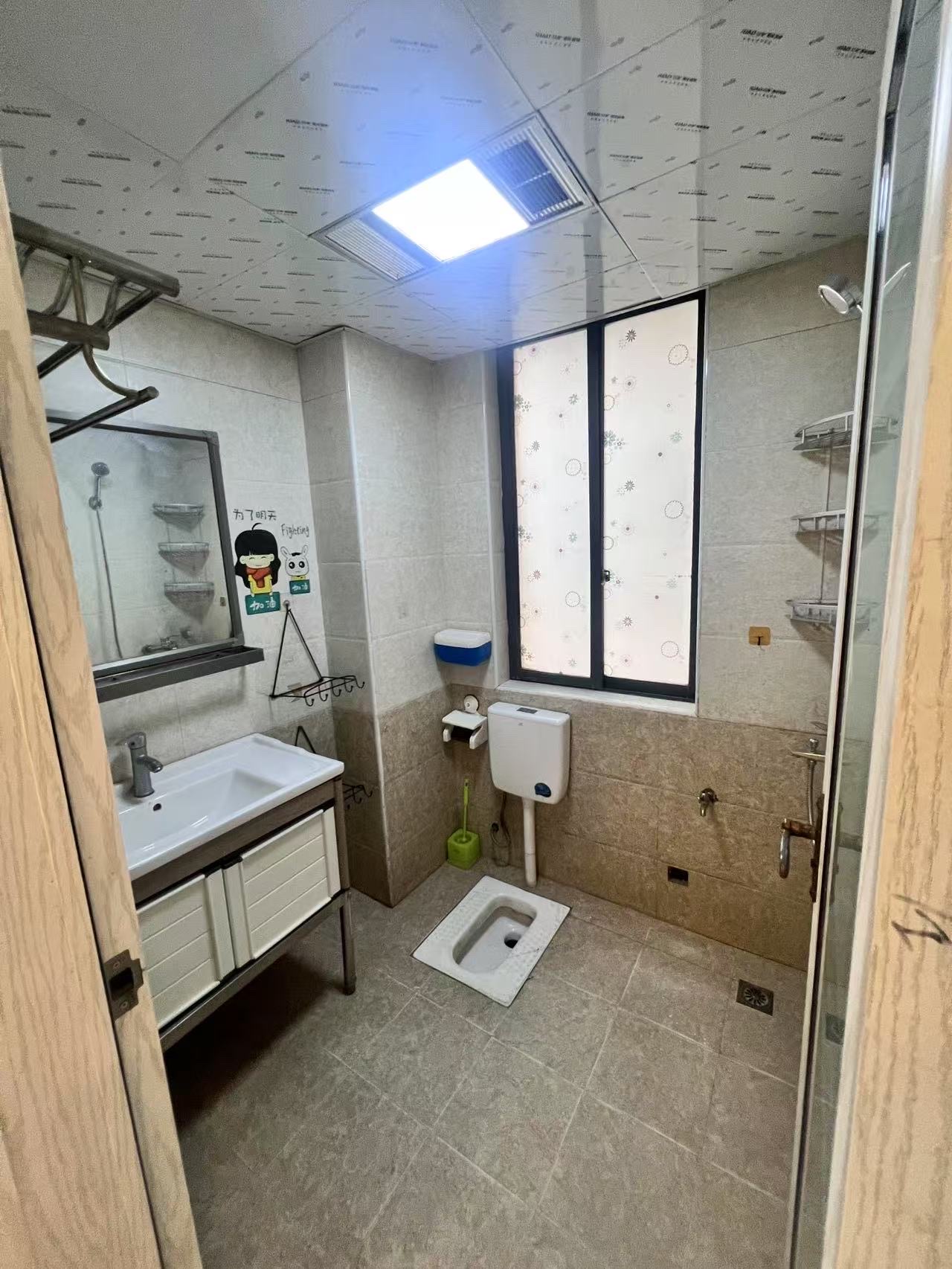 爱民苑综合楼 3室2厅1卫 1700.0元/月 爱民苑综合楼 3室2厅1卫 1700.0元/月室内图