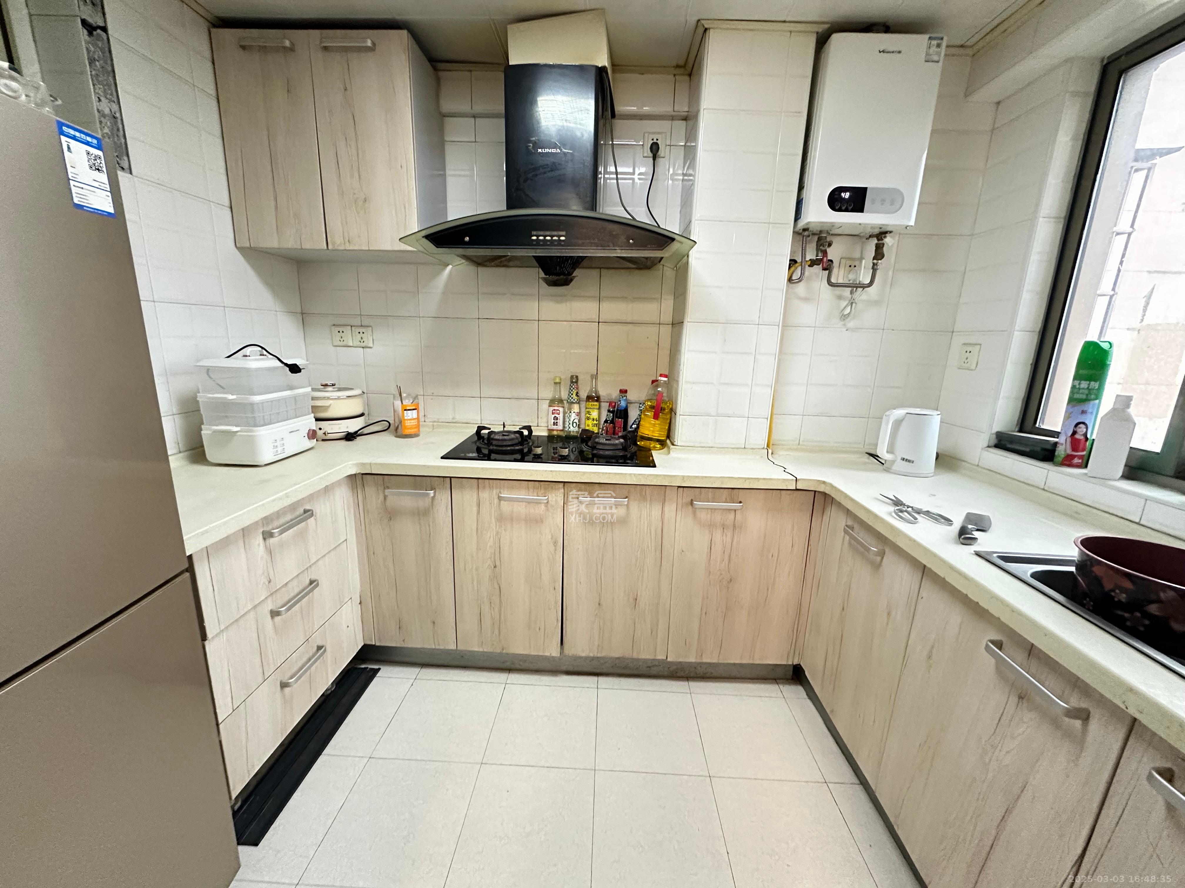 南国嘉苑  2室1厅1卫    2200.0元/月室内图