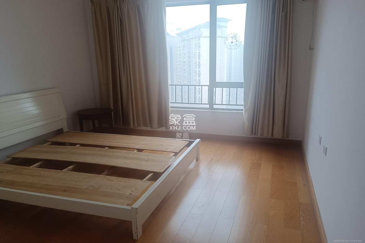 中海国际四期 3室2厅2卫 1800.0元/月 中海国际四期 3室2厅2卫 1800.0元/月室内图