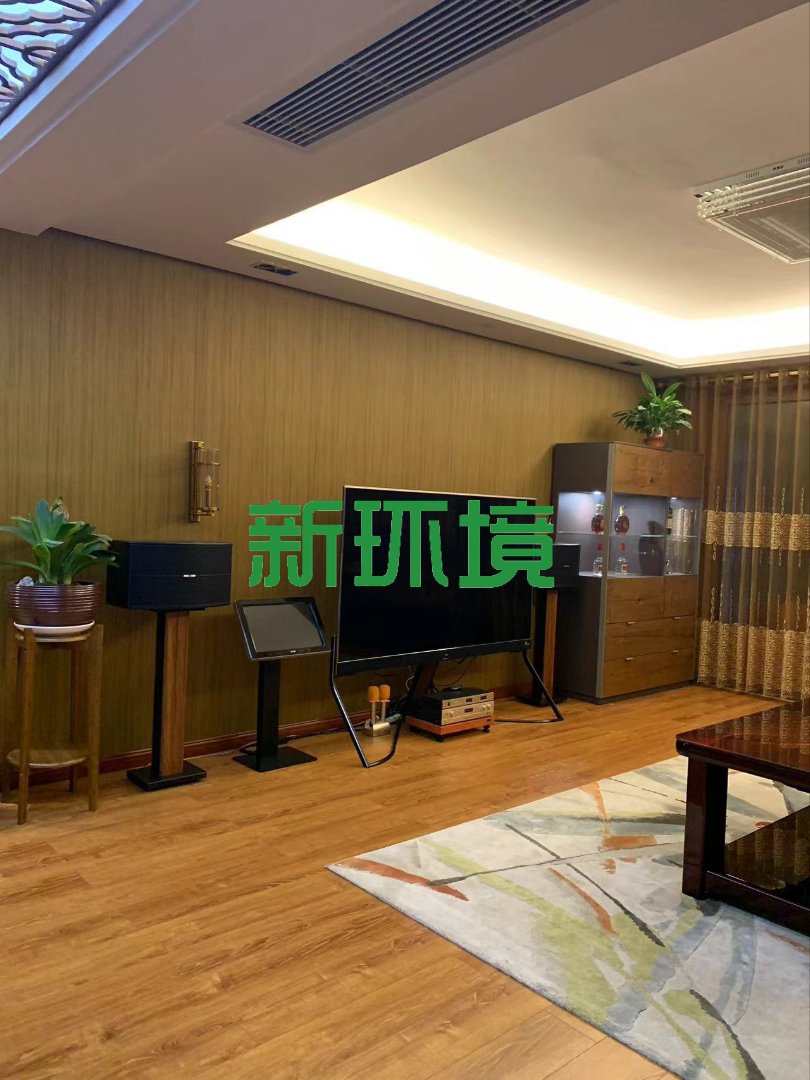 东方明珠  4室2厅2卫   125.00万客厅