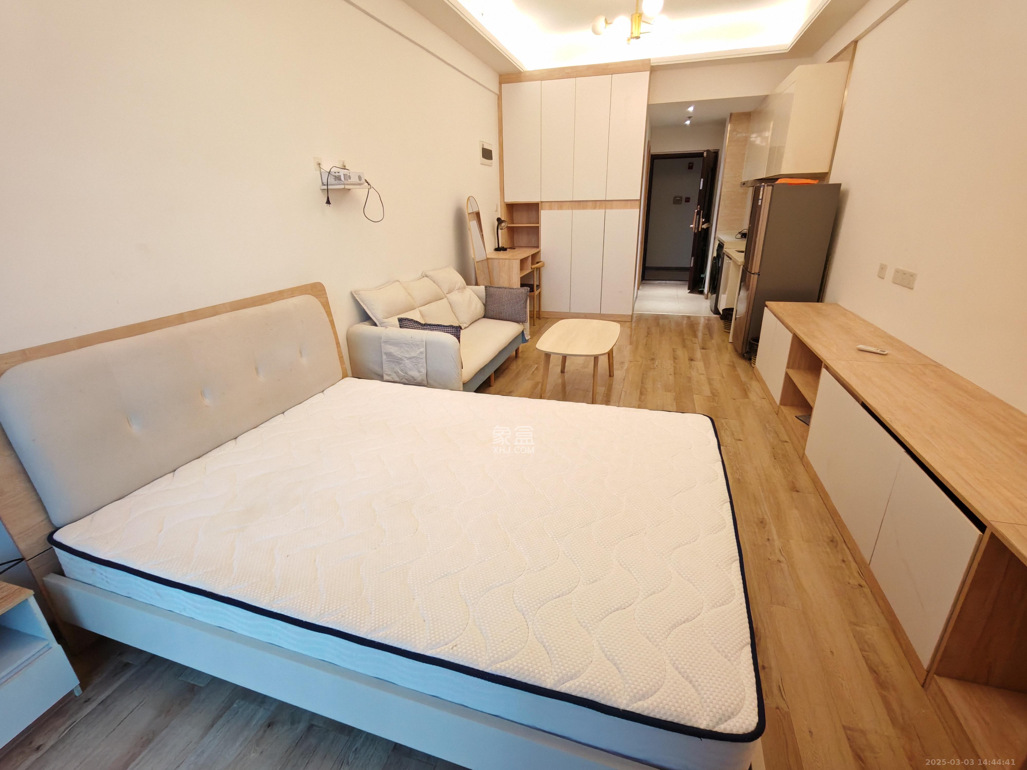 万润时光里  1室1厅1卫   1800.00元/月室内图