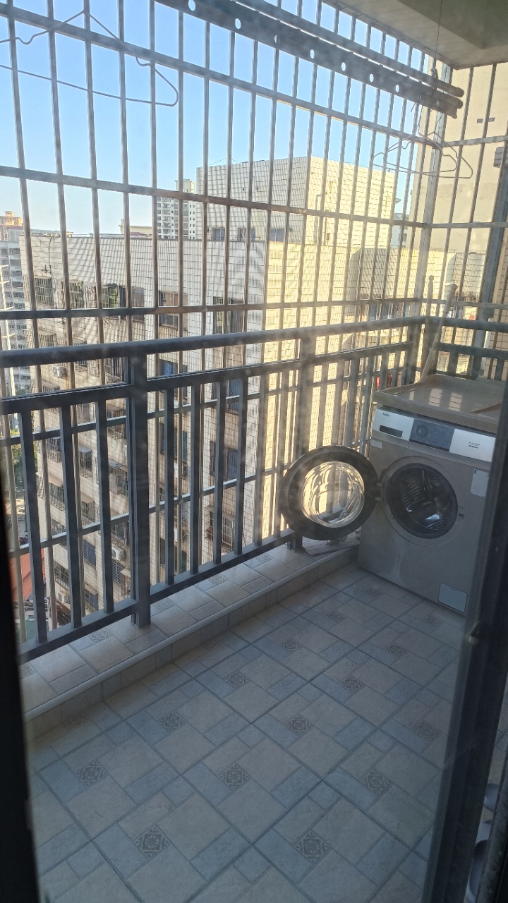 美丽华居 3室2厅1卫 138.0万 美丽华居 3室2厅1卫 138.0万客厅