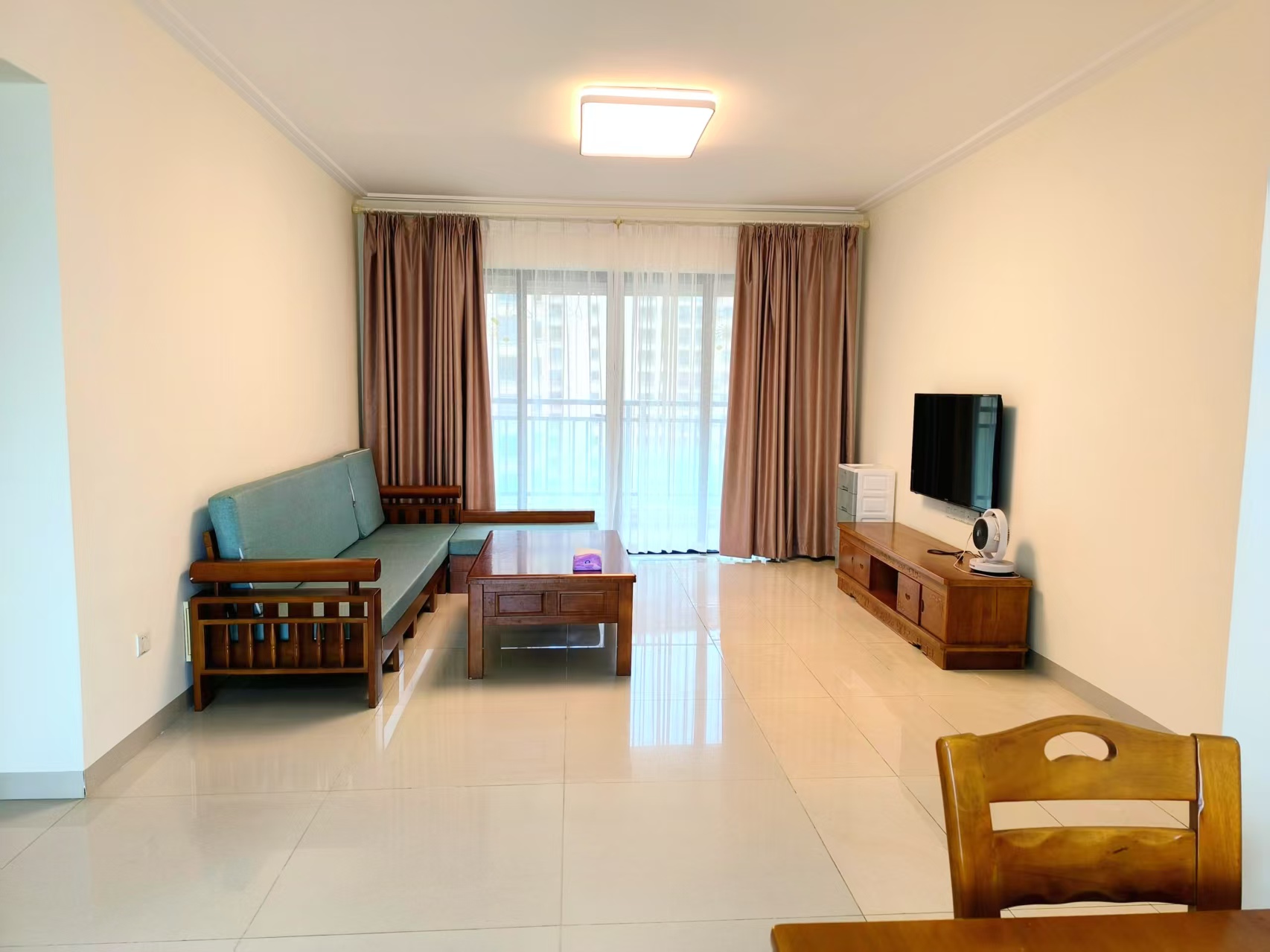 江畔人家 3室2厅2卫 3000.00元/月 江畔人家 3室2厅2卫 3000.00元/月室内图