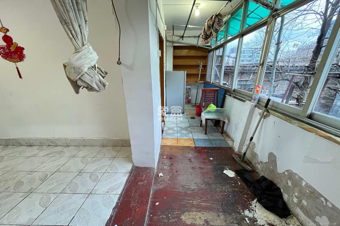 红旗区三片 1室1厅1卫 1300.0元/月 红旗区三片 1室1厅1卫 1300.0元/月室内图