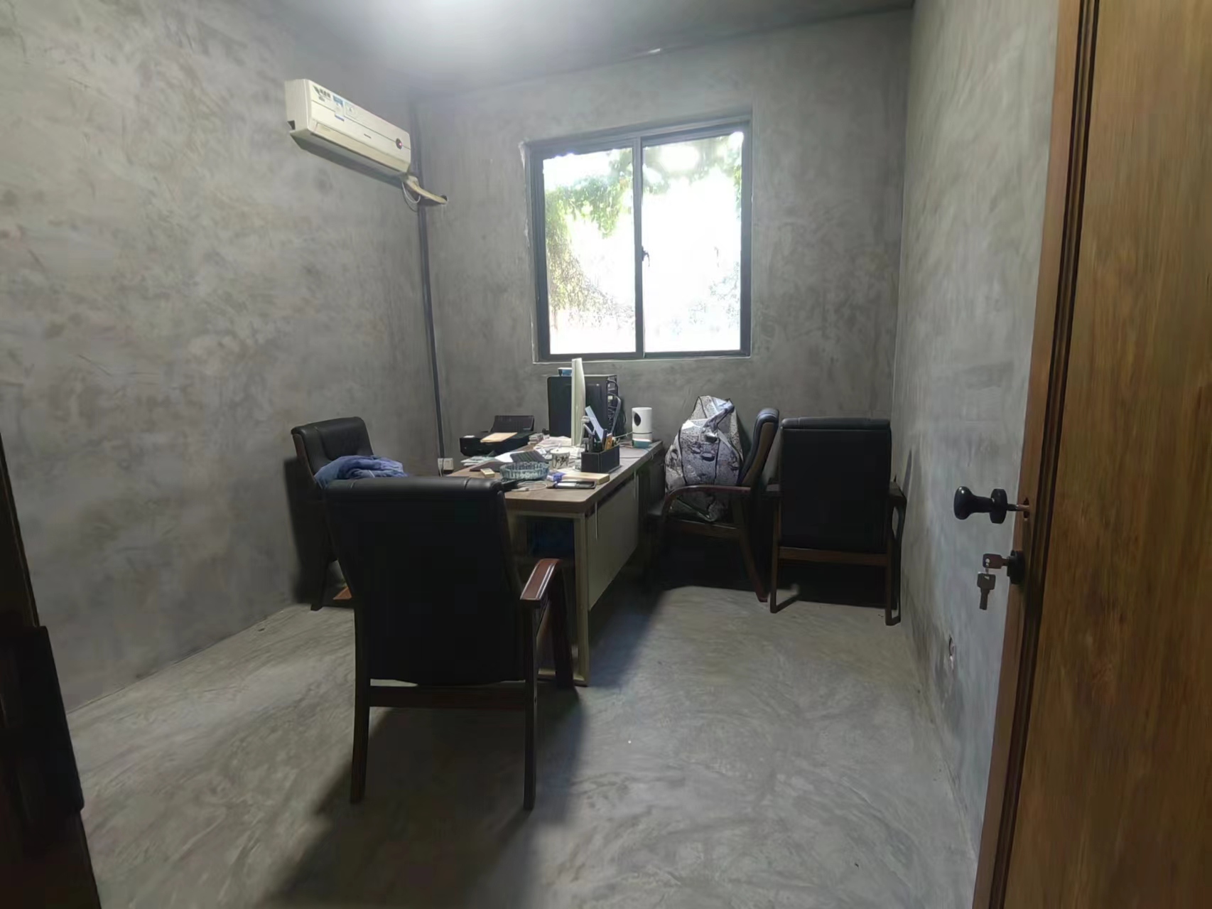 芒果树 6室3厅4卫 850.0万 芒果树 6室3厅4卫 850.0万客厅