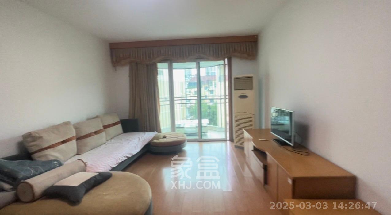 恩瑞麓山名园(龙王港小区)  3室2厅2卫    2200.0元/月 恩瑞麓山名园(龙王港小区)  3室2厅2卫    2200.0元/月