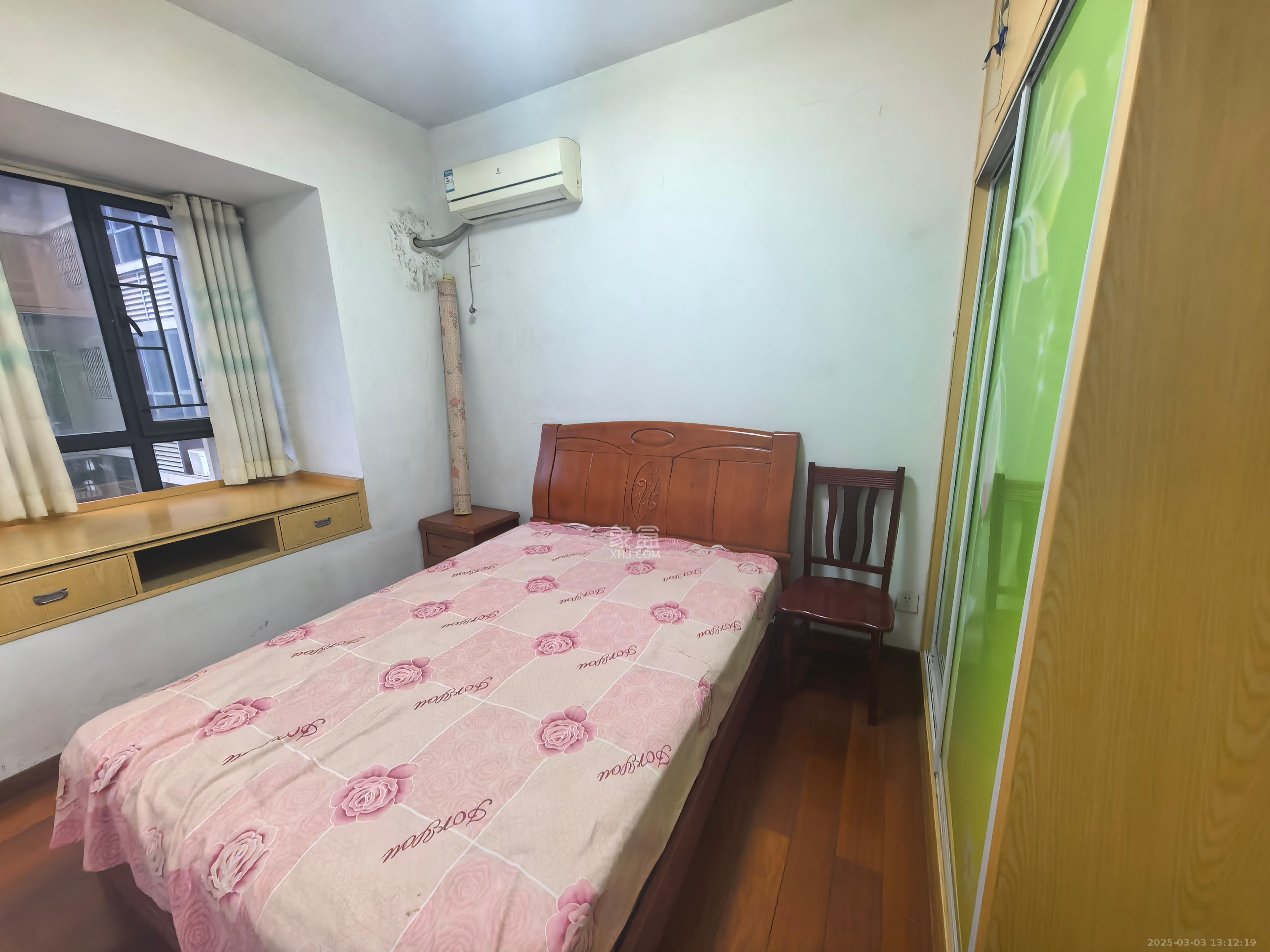 名家翡翠花园  3室2厅1卫    2000.0元/月 名家翡翠花园  3室2厅1卫    2000.0元/月室内图