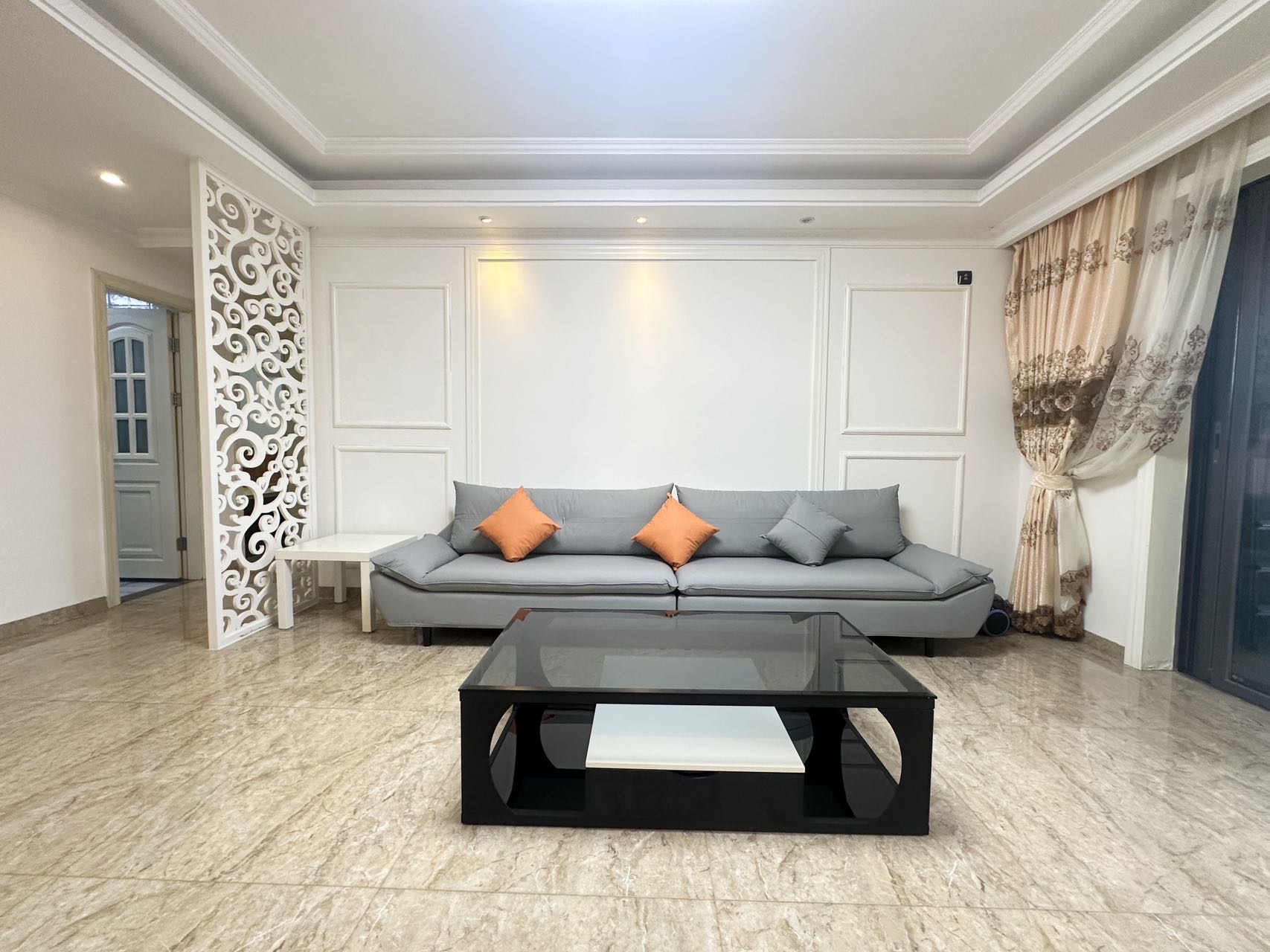 国兴城(B区) 3室2厅2卫 251.0万 国兴城(B区) 3室2厅2卫 251.0万客厅