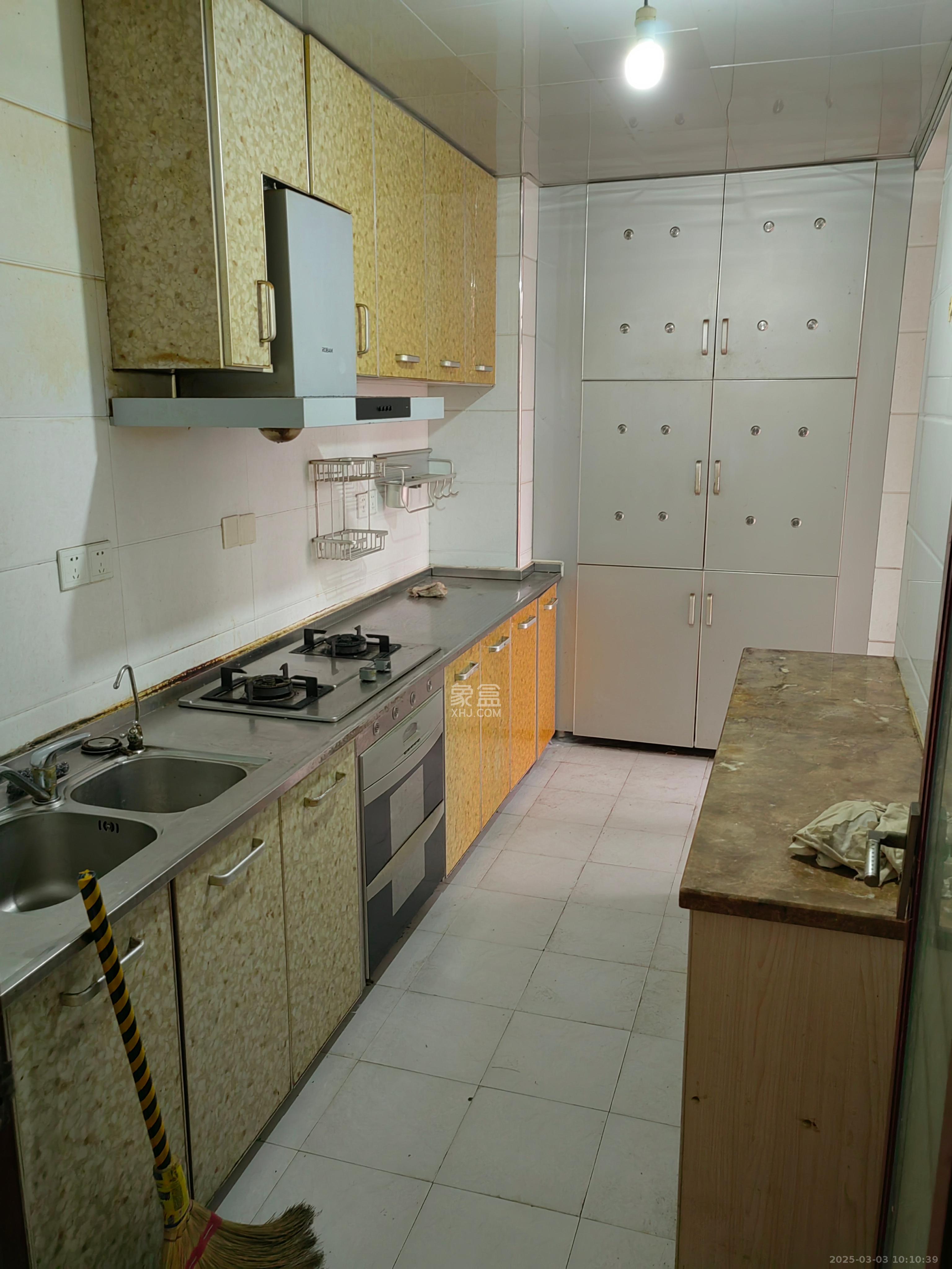 圣力华苑 3室2厅2卫 1800.0元/月 圣力华苑 3室2厅2卫 1800.0元/月室内图