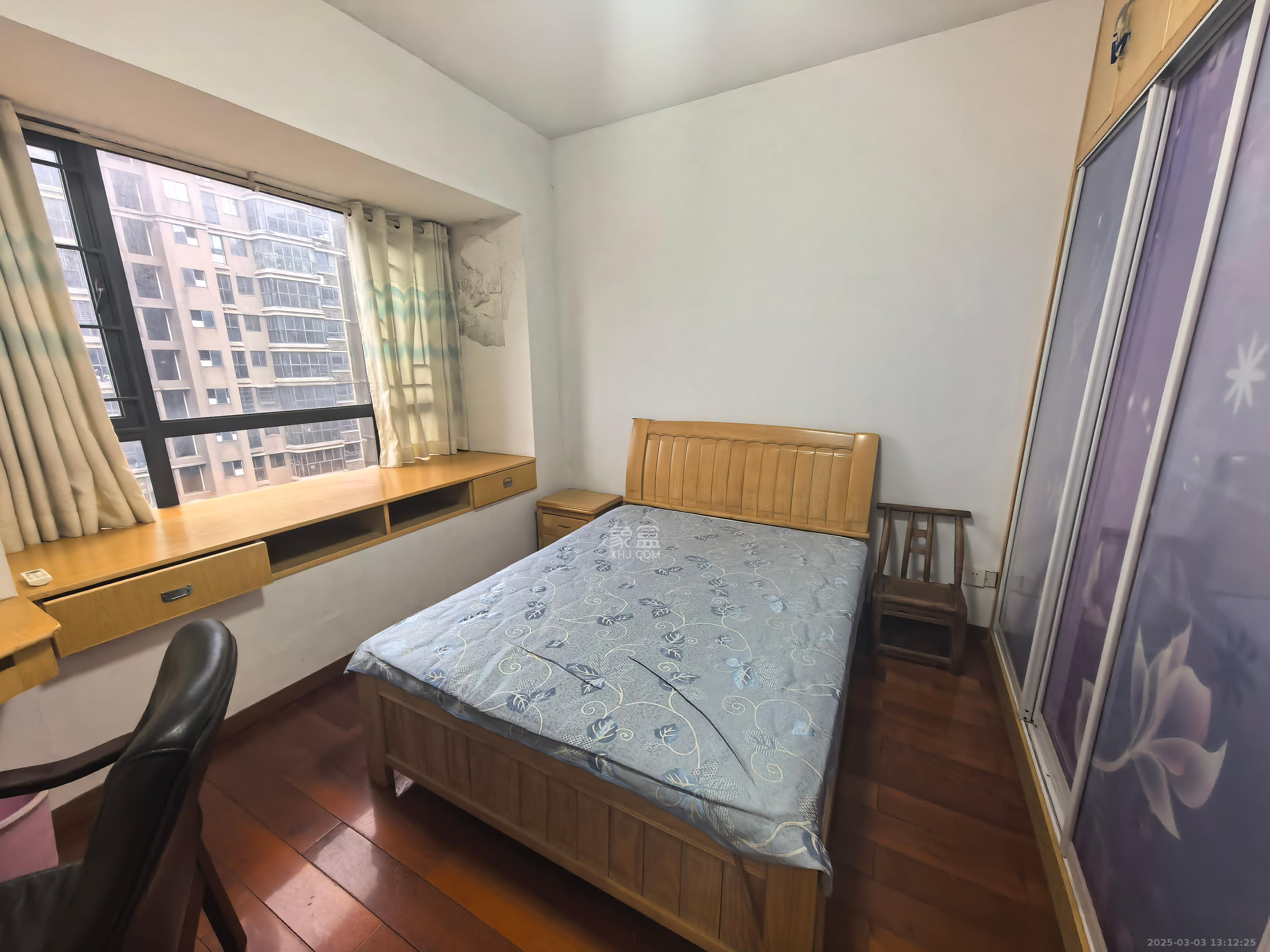 名家翡翠花园  3室2厅1卫    2000.0元/月 名家翡翠花园  3室2厅1卫    2000.0元/月室内图