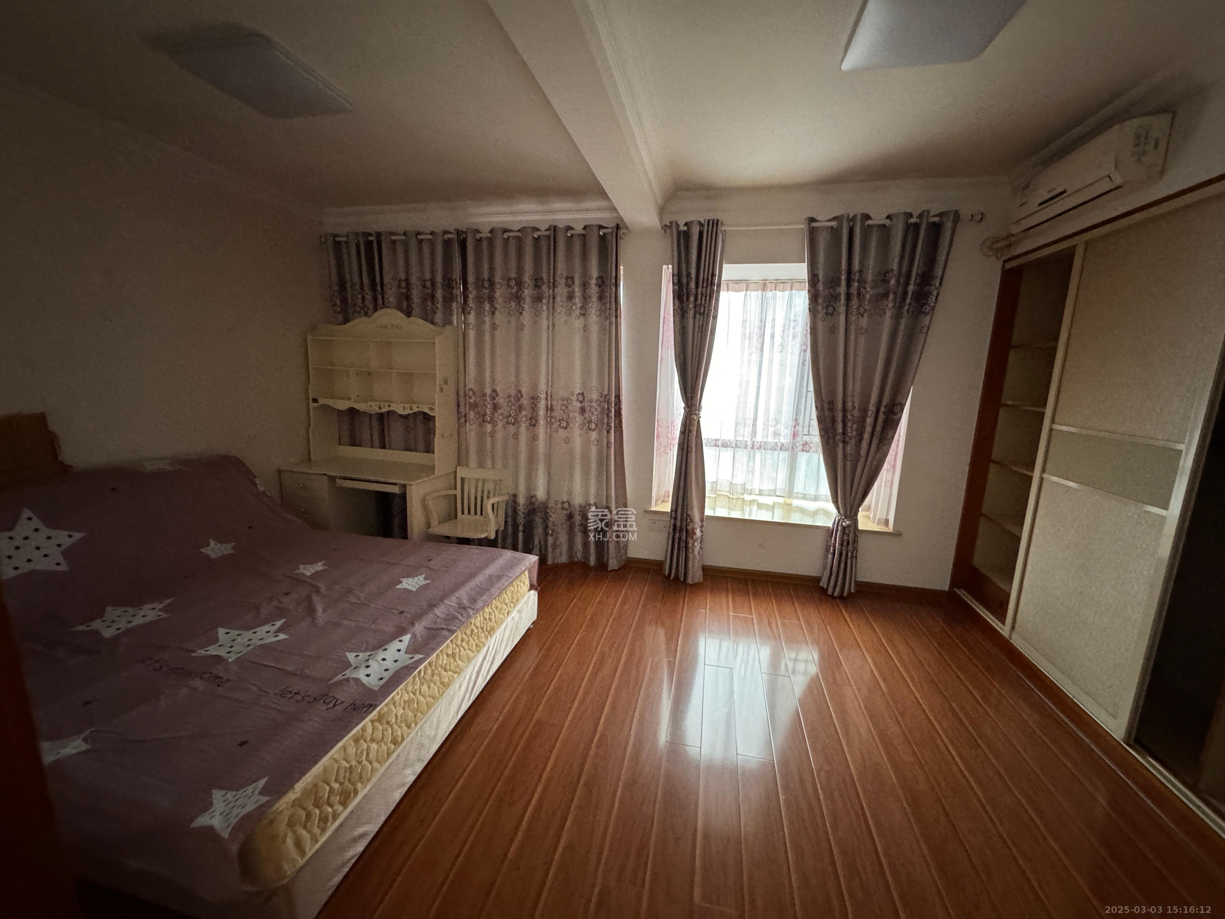 双湾国际(湘江御景花园) 3室2厅2卫 3000.0元/月 双湾国际(湘江御景花园) 3室2厅2卫 3000.0元/月室内图