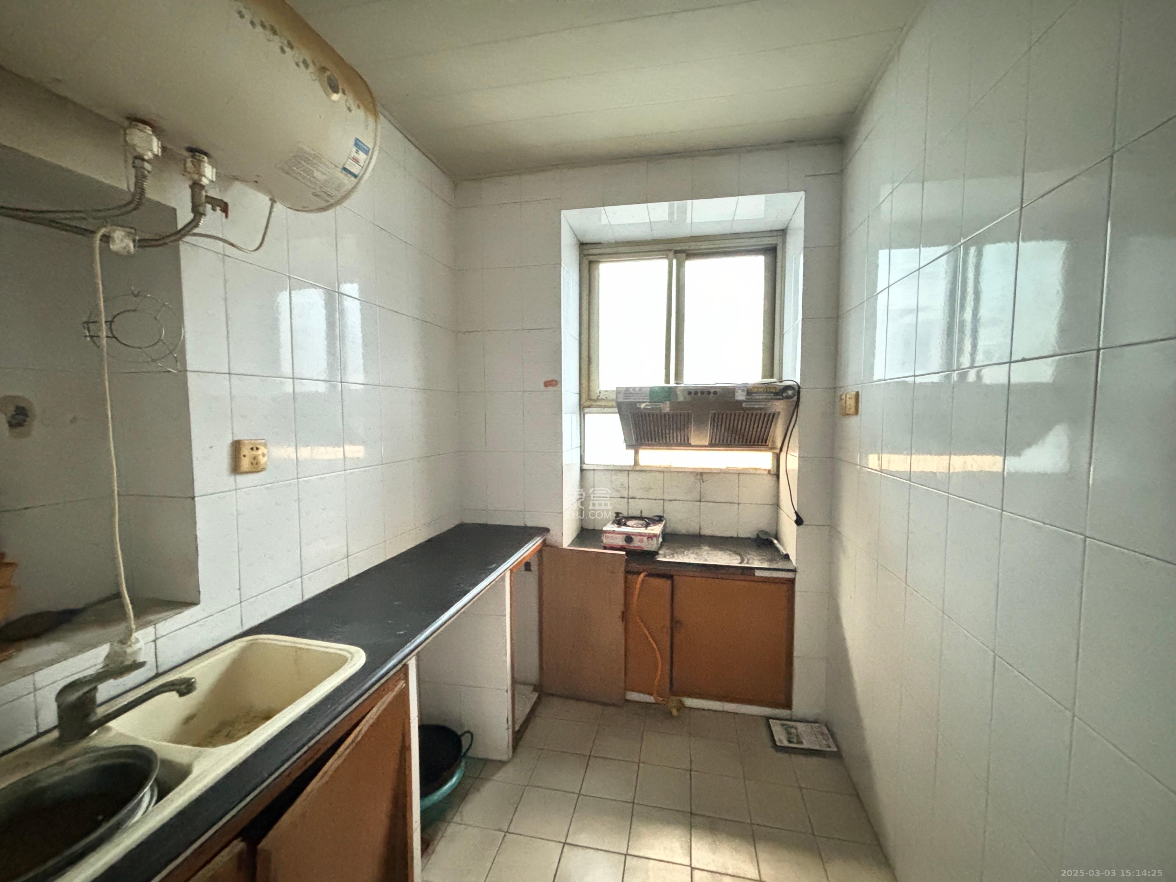 神龙歌舞剧院宿舍 3室1厅1卫 1400.0元/月 神龙歌舞剧院宿舍 3室1厅1卫 1400.0元/月室内图