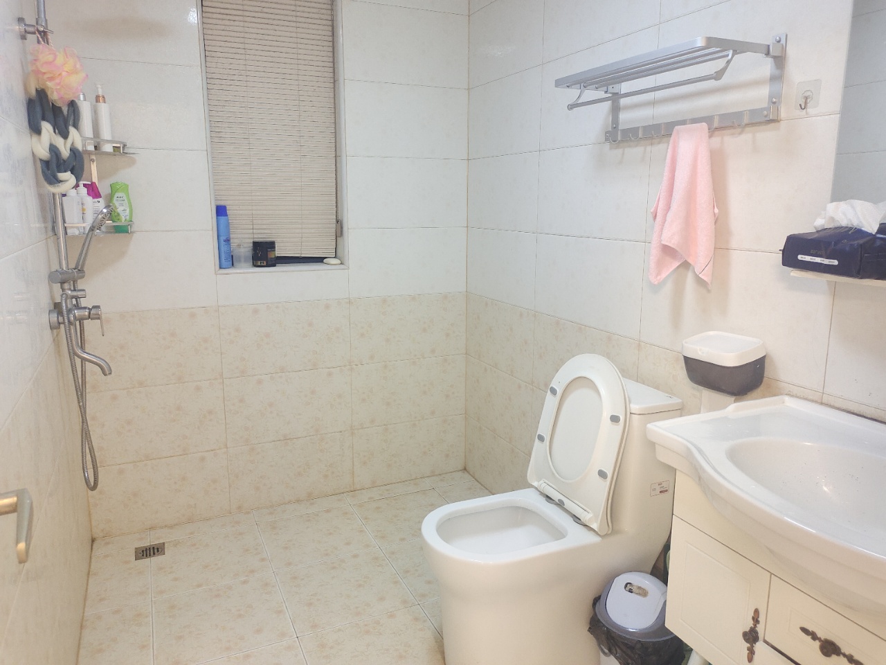 美丽华居  3室2厅1卫   145.00万客厅