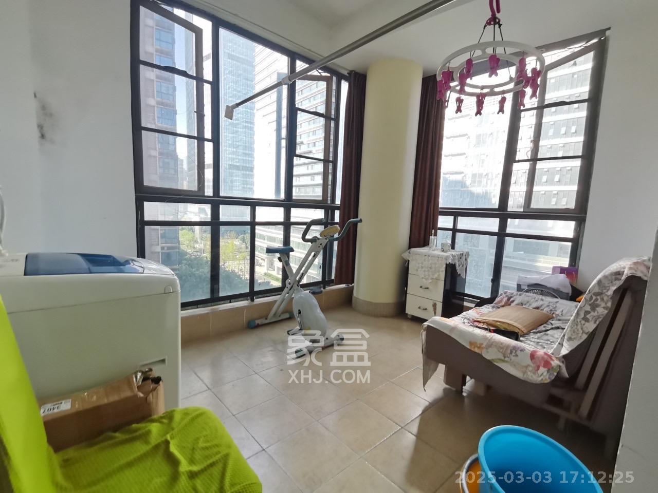 公园9号  3室1厅1卫    3800.0元/月室内图