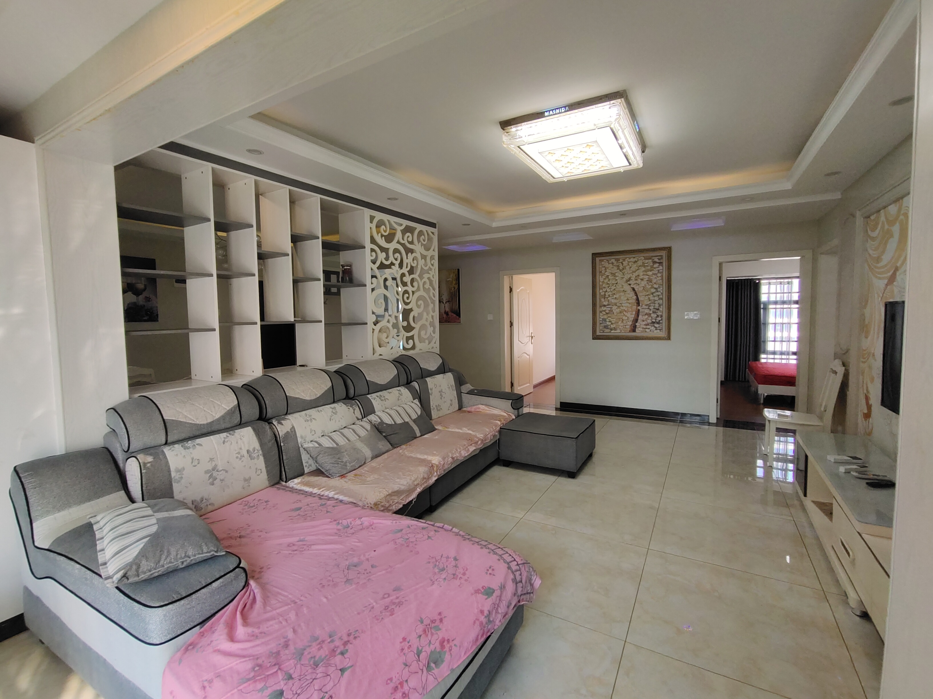 华天城小区 3室2厅2卫 2100.0元/月 华天城小区 3室2厅2卫 2100.0元/月室内图