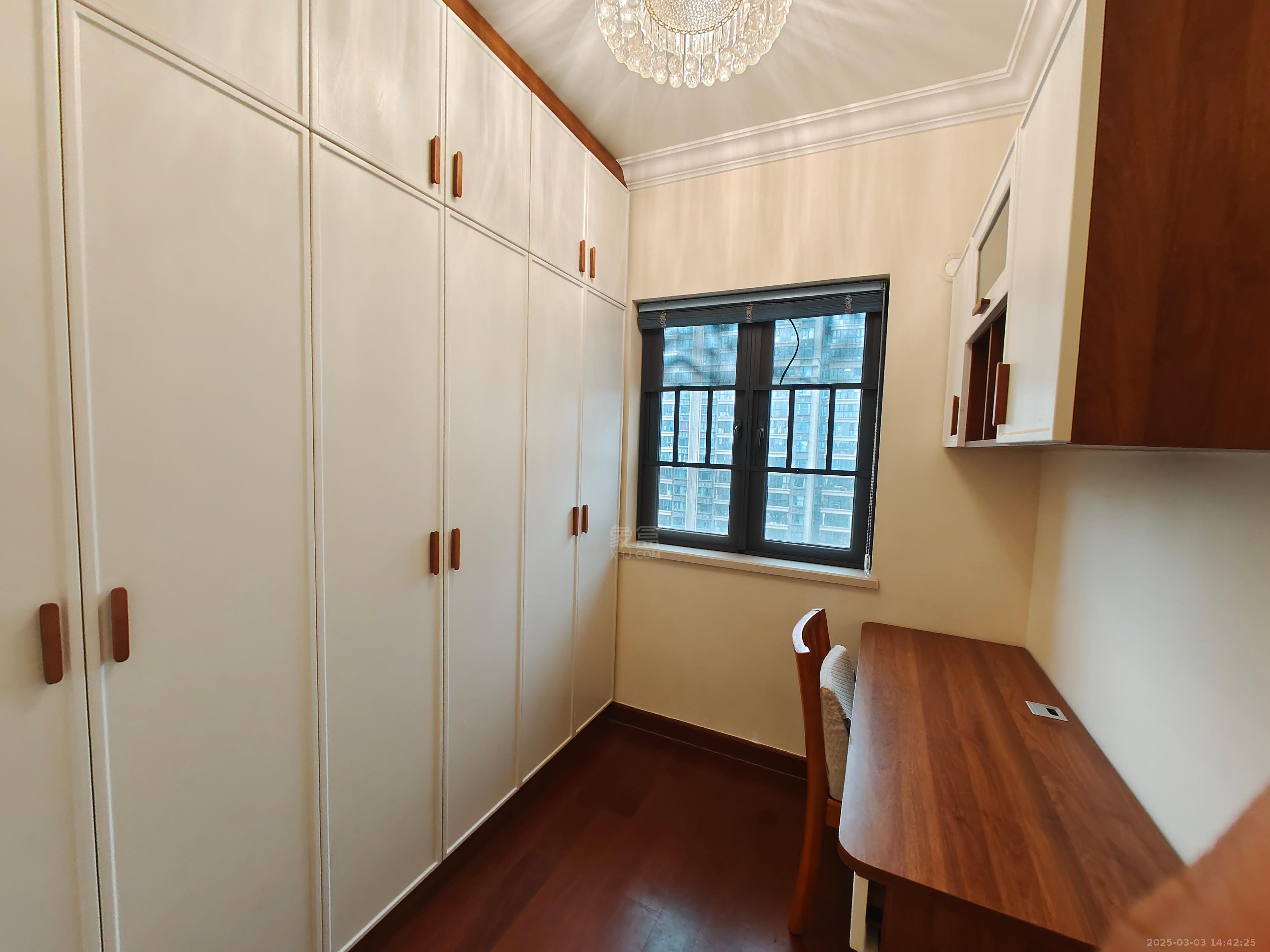 恒大华府 3室2厅2卫 1800.0元/月 恒大华府 3室2厅2卫 1800.0元/月室内图