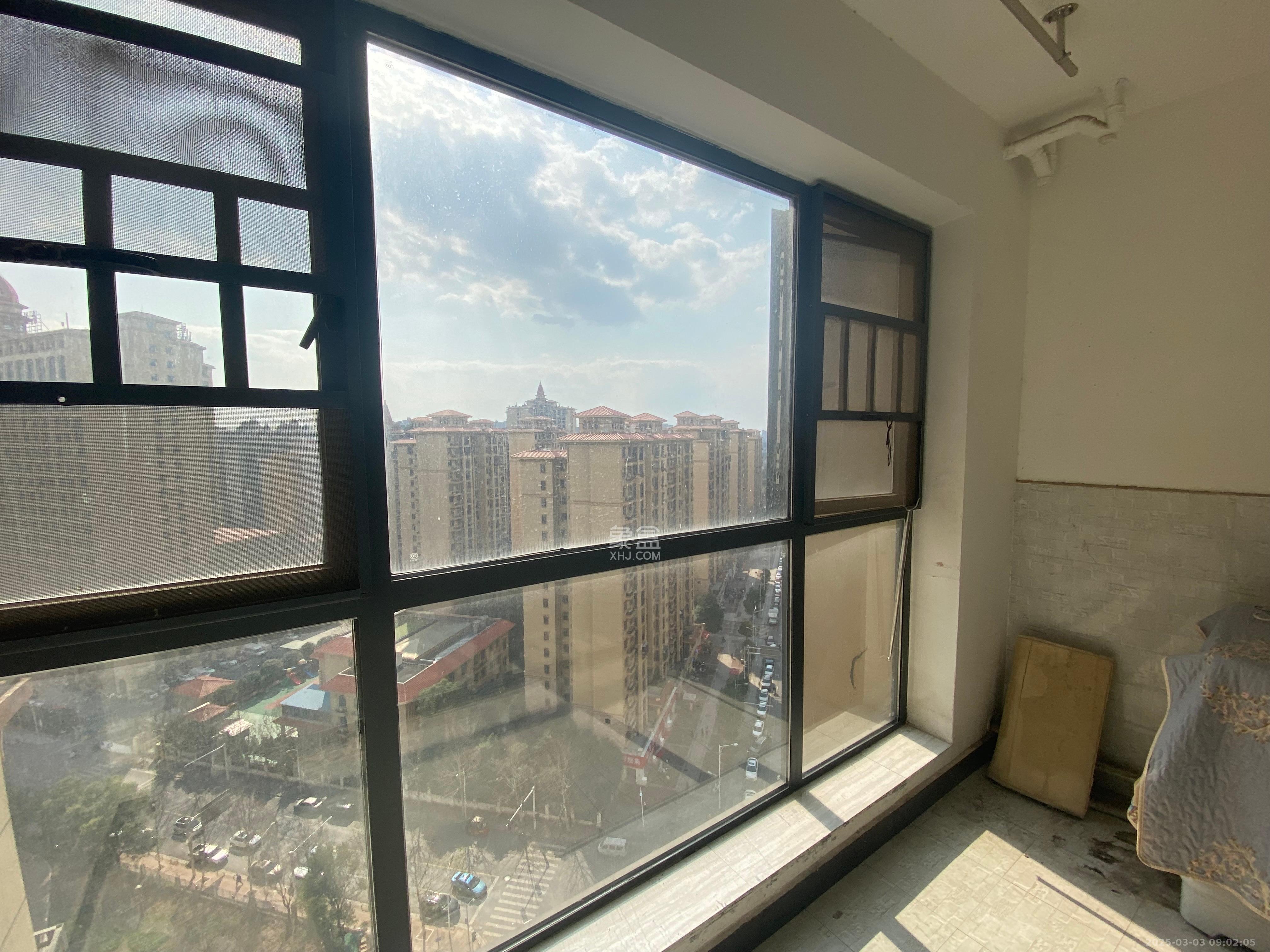 保利城(中航城国际社区、郡原美村) 3室2厅2卫 2000.0元/月 保利城(中航城国际社区、郡原美村) 3室2厅2卫 2000.0元/月室内图