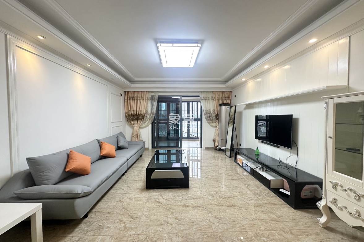 国兴城(B区) 3室2厅2卫 251.0万 国兴城(B区) 3室2厅2卫 251.0万客厅