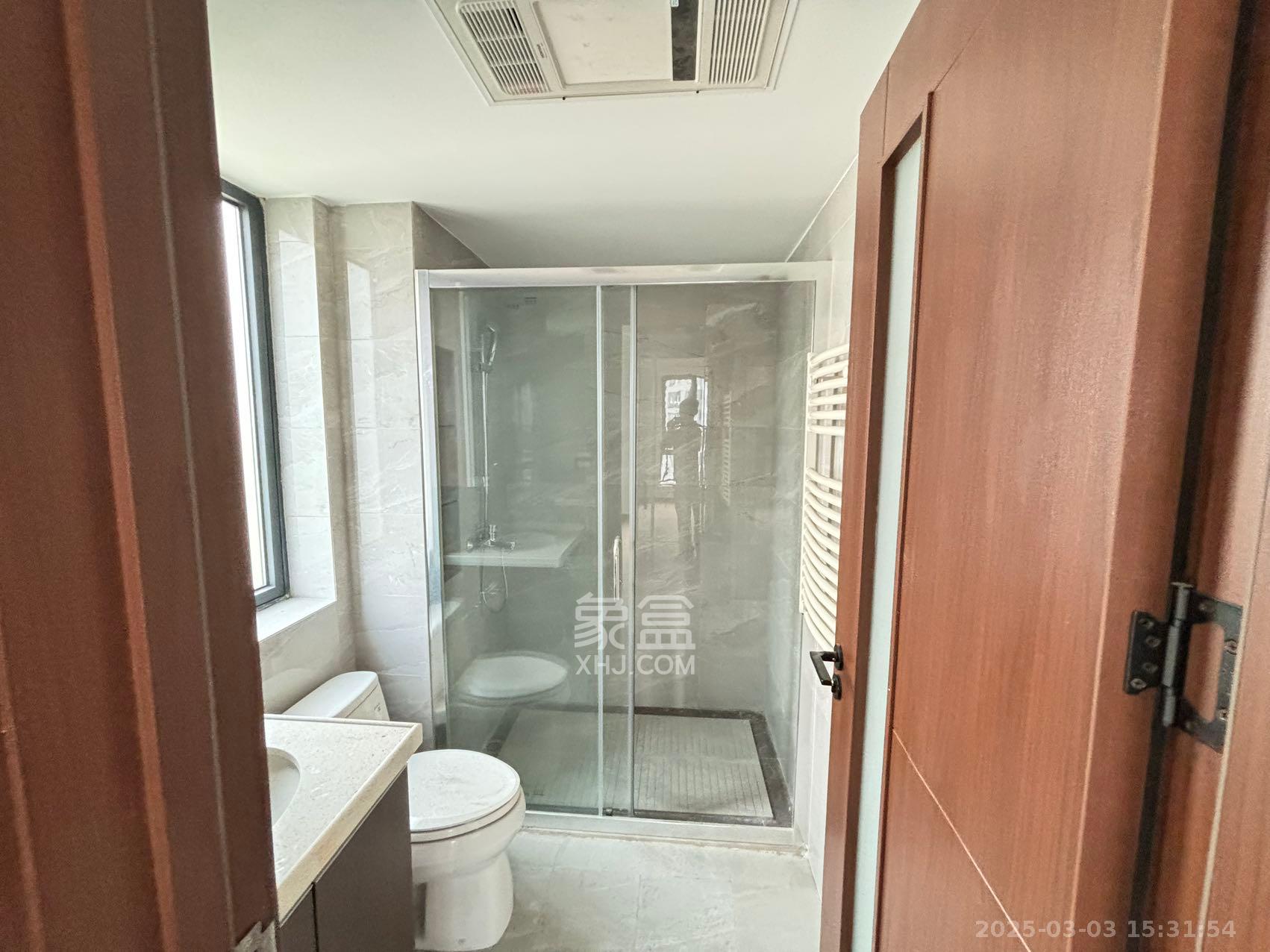 绿地长沙城际空间站(绿地新里佳苑)  5室2厅2卫    5000.0元/月 绿地长沙城际空间站(绿地新里佳苑)  5室2厅2卫    5000.0元/月室内图