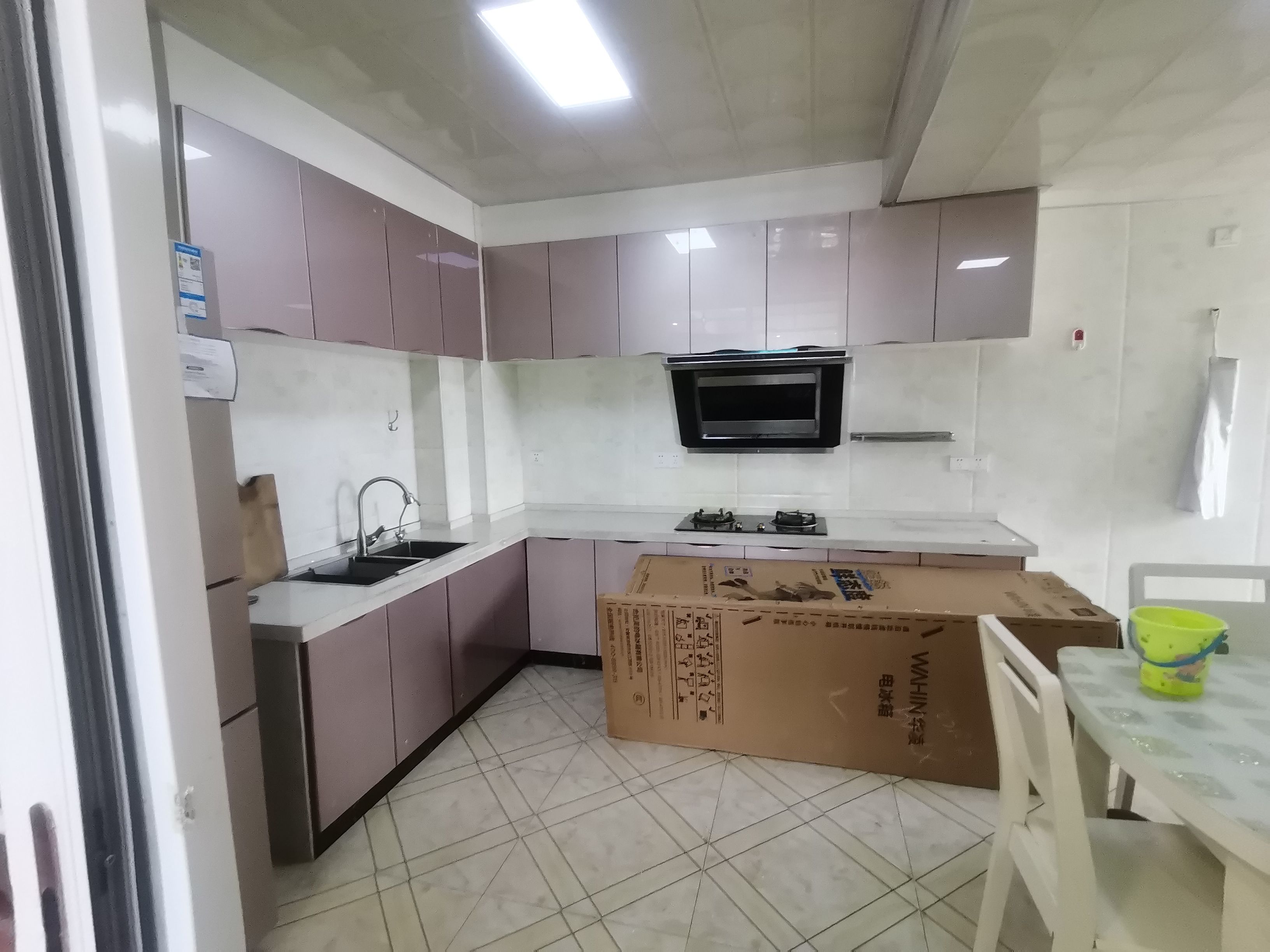 泓泽星城 3室2厅2卫 50.0万 泓泽星城 3室2厅2卫 50.0万客厅