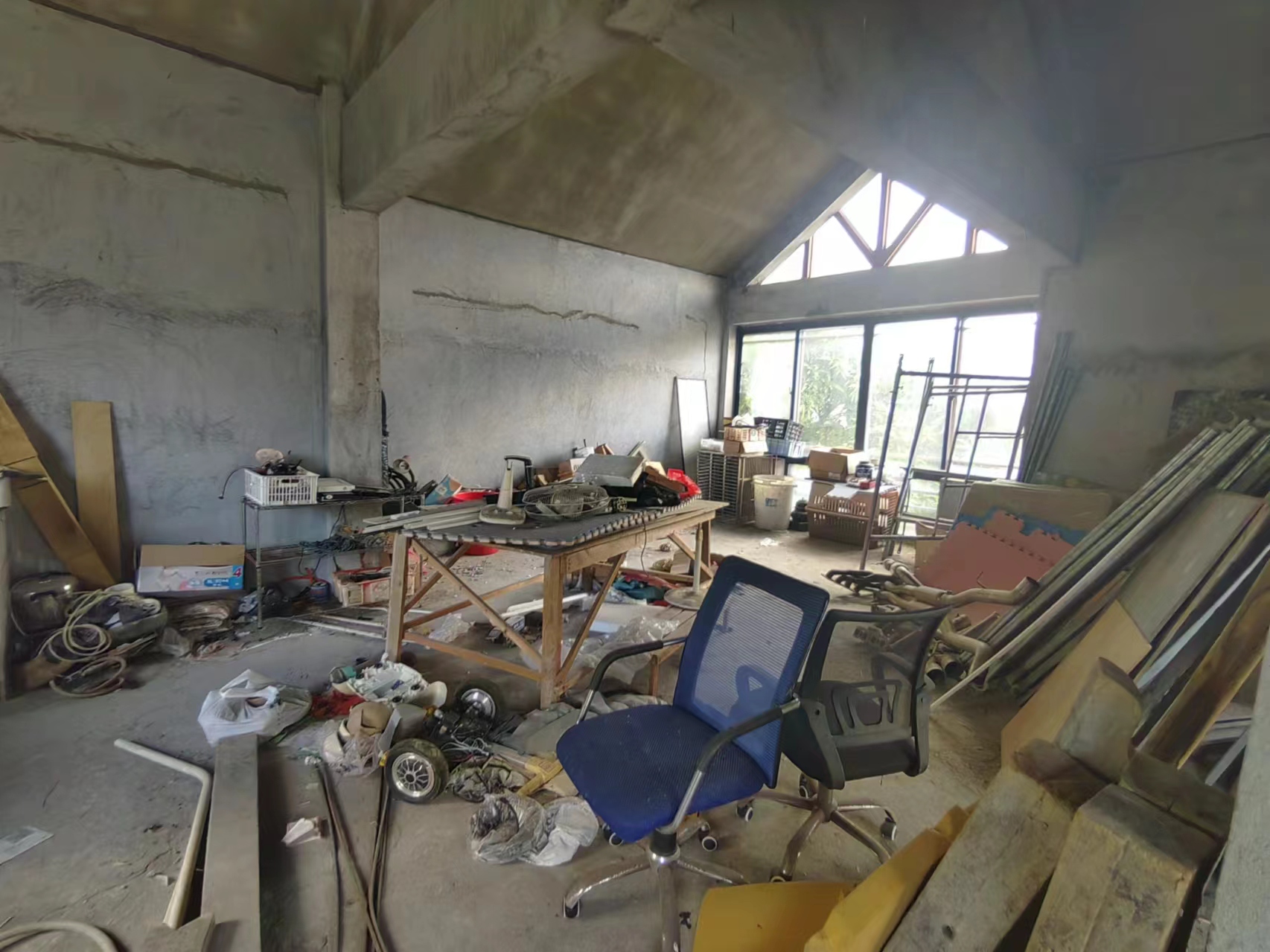 芒果树 6室3厅4卫 850.0万 芒果树 6室3厅4卫 850.0万客厅