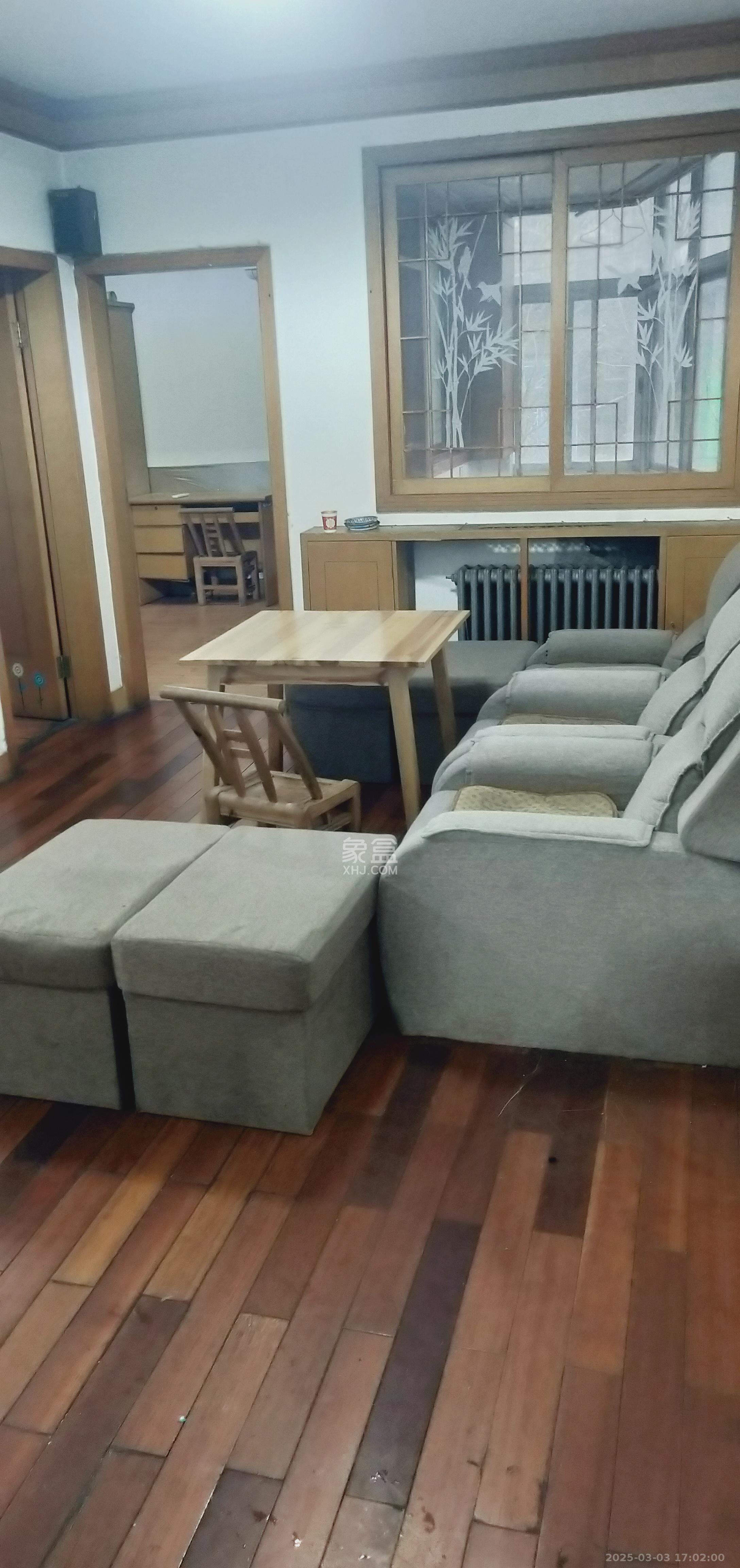 省政府机关梓园住宅区  3室1厅1卫   2400.00元/月